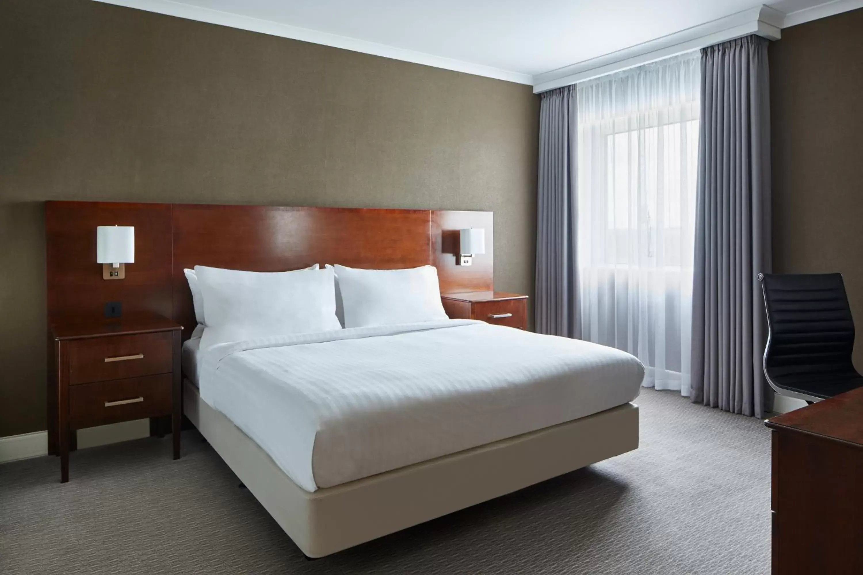 Bedroom, Bed in Leicester Marriott Hotel