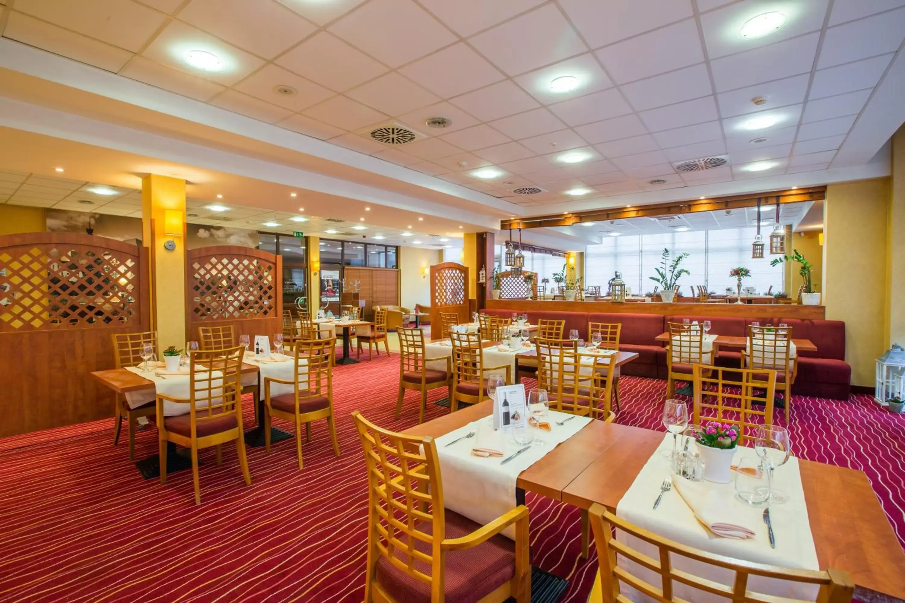 Restaurant/Places to Eat in Qubus Hotel Głogów