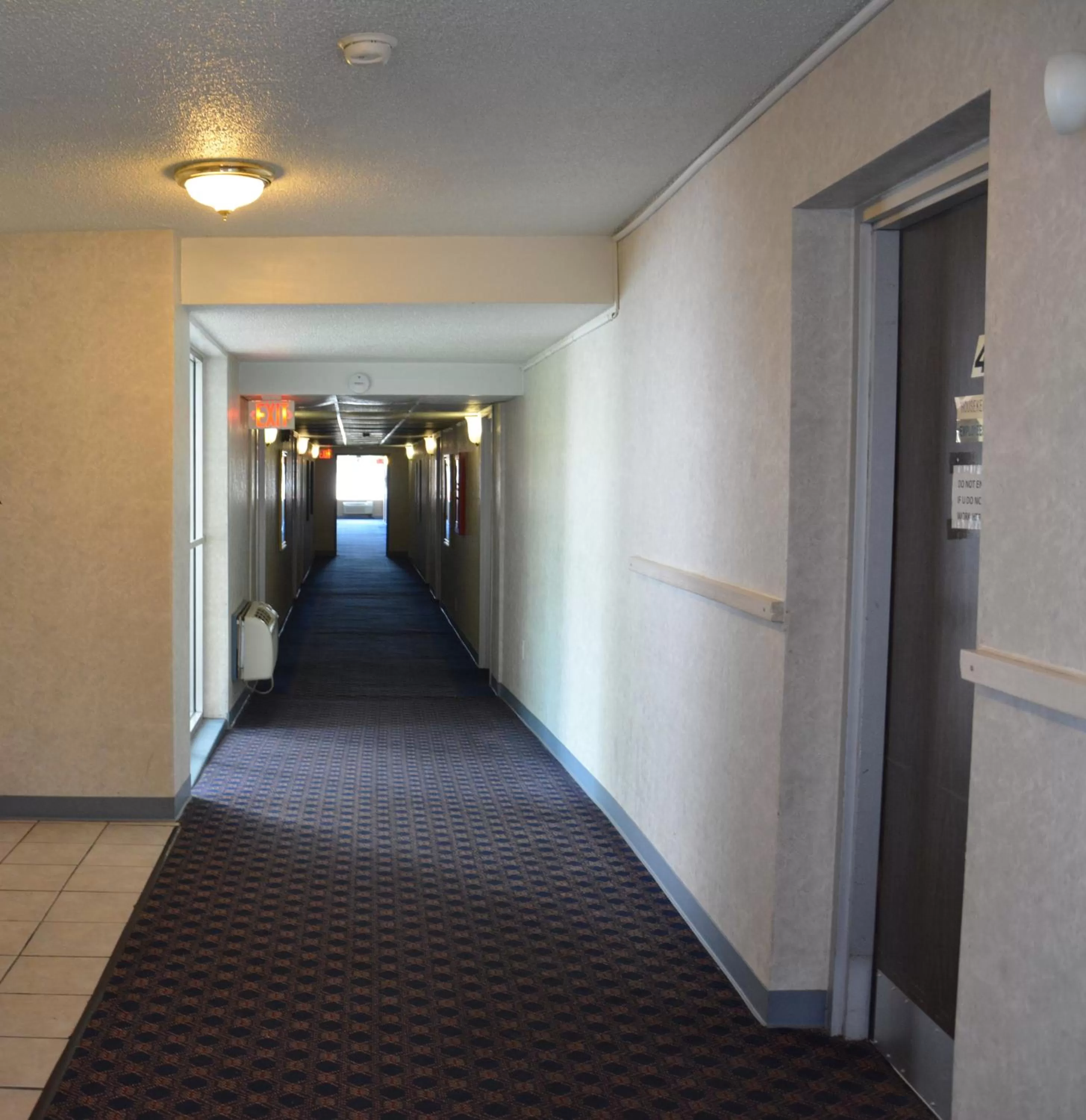 Decorative detail in Travelodge by Wyndham Milwaukee