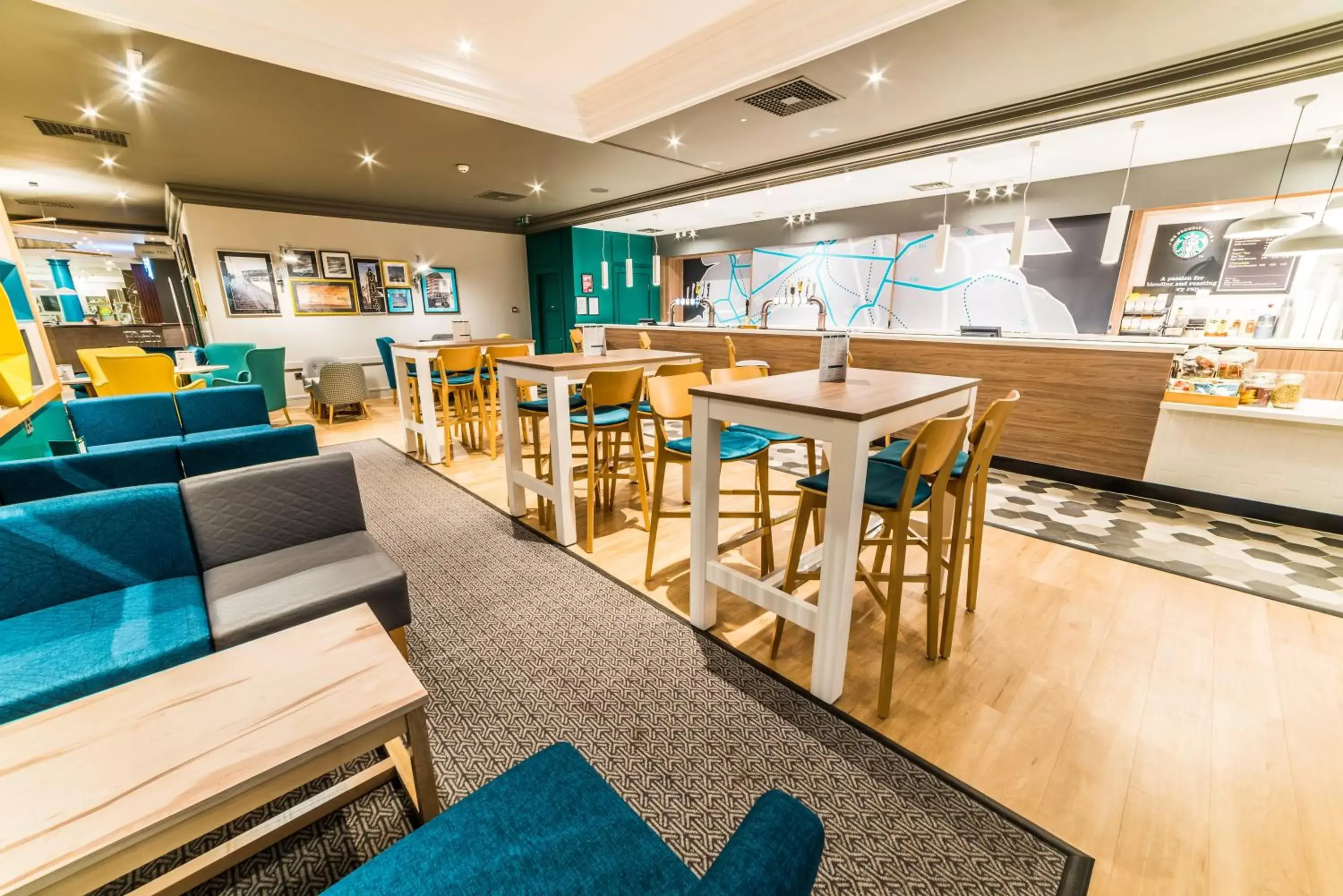 Property building, Restaurant/Places to Eat in Holiday Inn Leeds Brighouse, an IHG Hotel