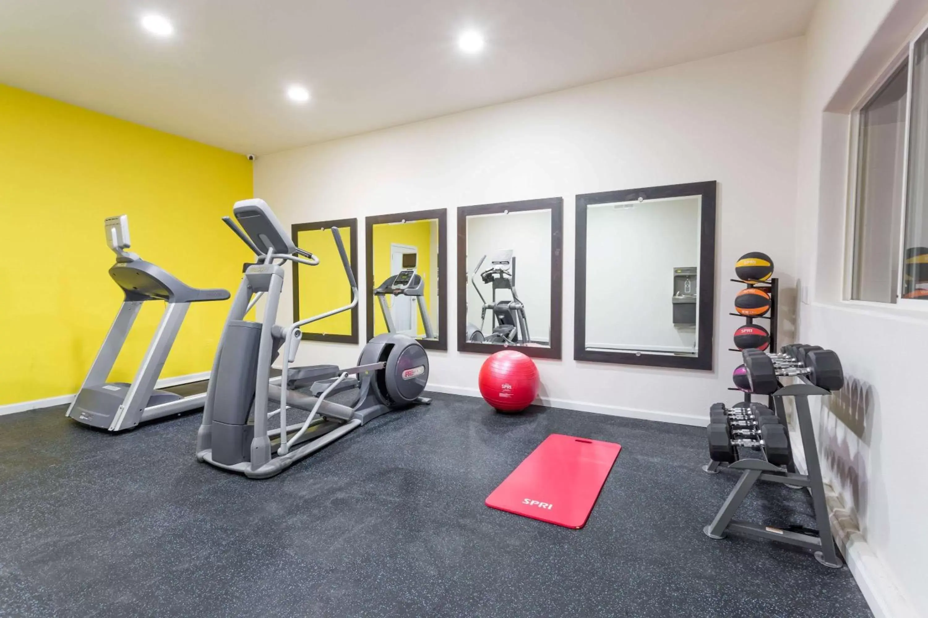 Fitness centre/facilities in Days Inn by Wyndham Kimball Fitness centre/facilities in Days Inn by Wyndham Kimball