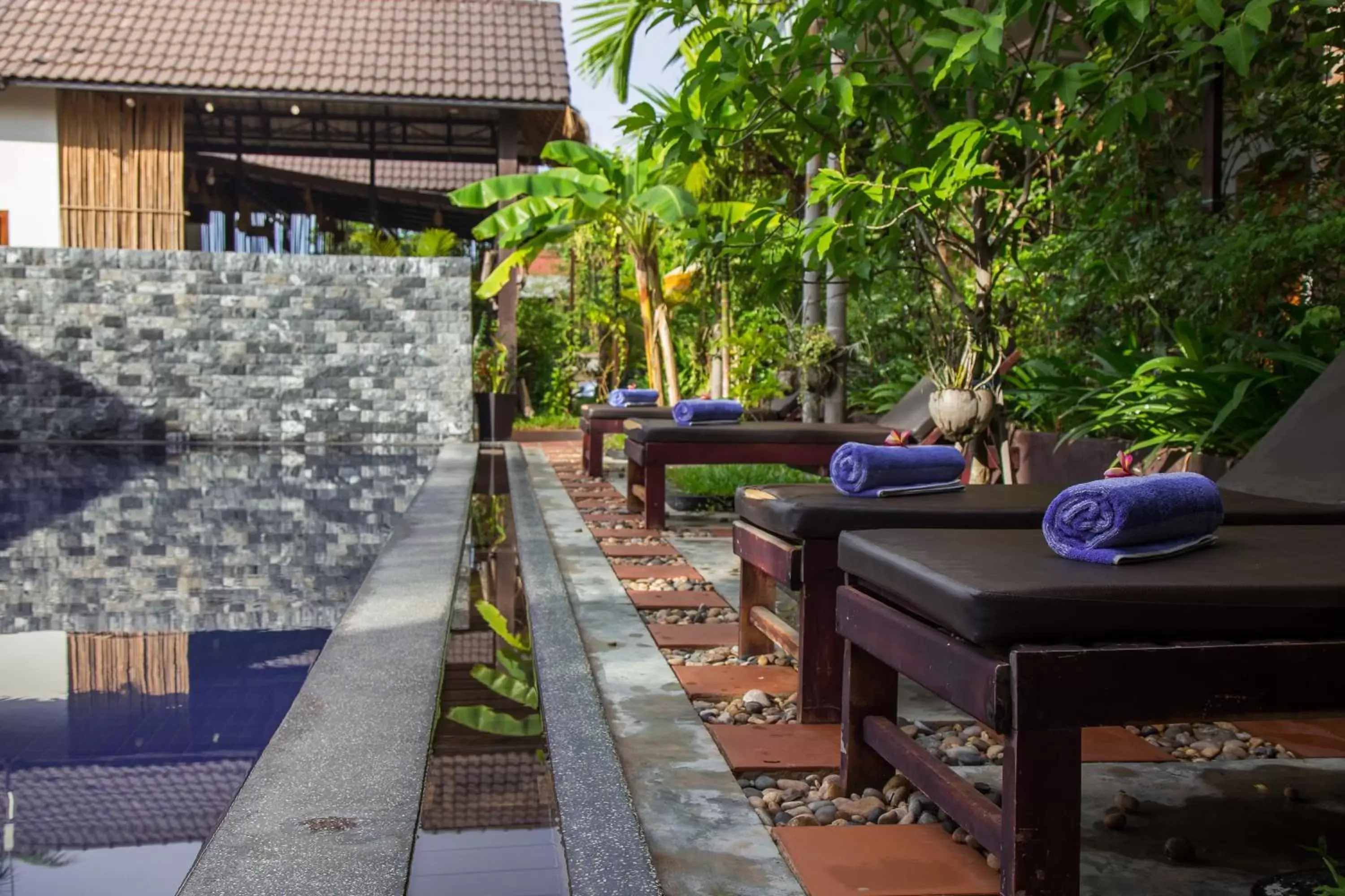 Swimming pool in Indra Porak Residence Hotel