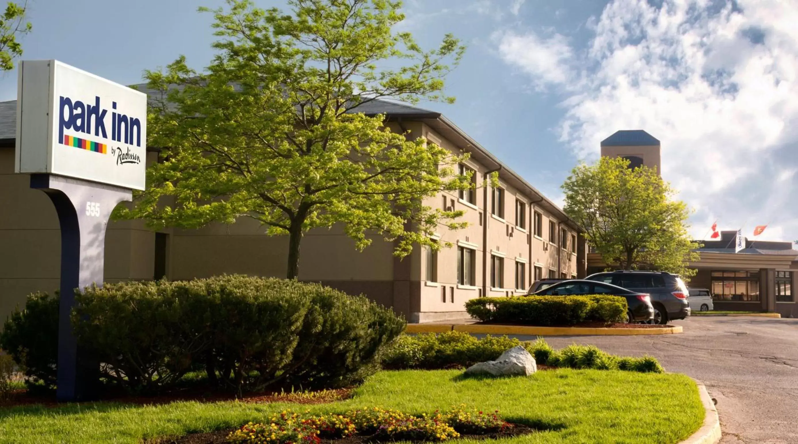 Facade/entrance, Property Building in Park Inn by Radisson Toronto-Markham