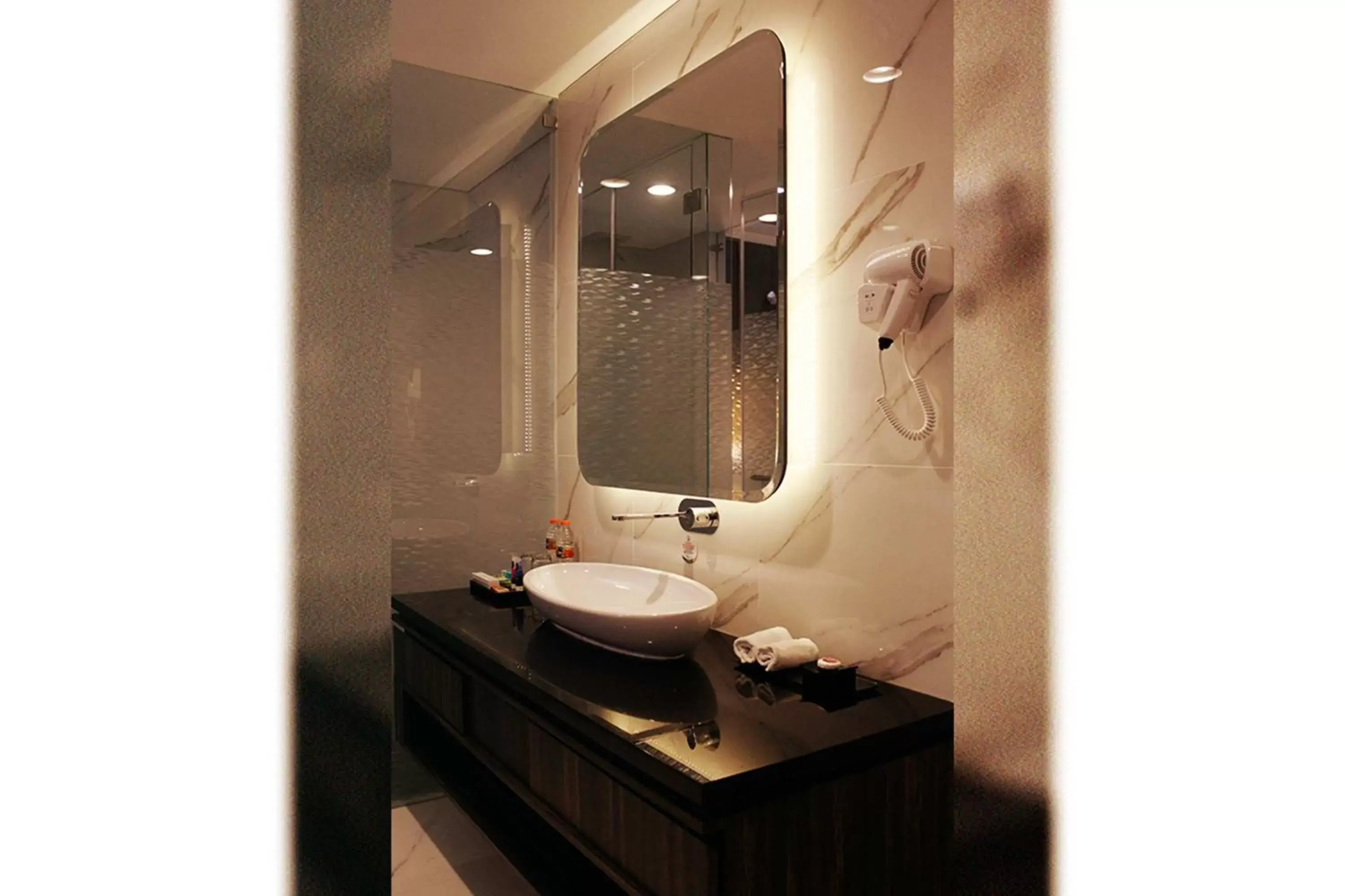 Bathroom in Vasaka Hotel Jakarta ex Teraskita Managed by Dafam