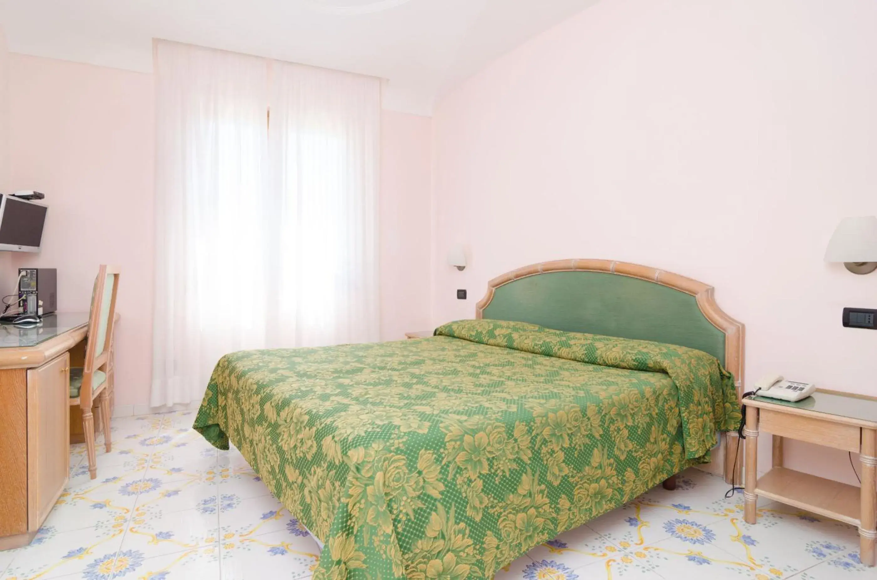 Bedroom, Bed in Hotel Terme Saint Raphael