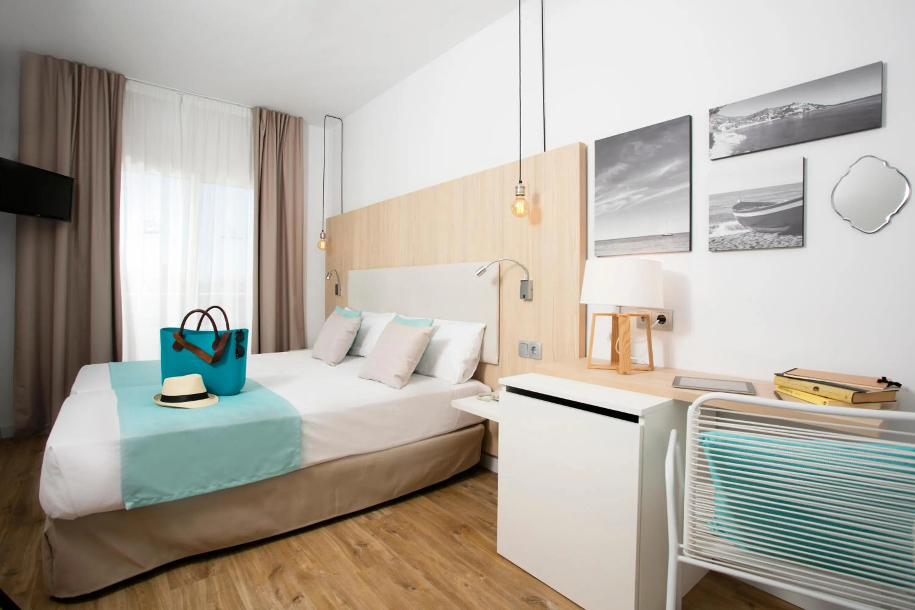 Bedroom, Bed in Hotel Monterrey Roses by Pierre & Vacances