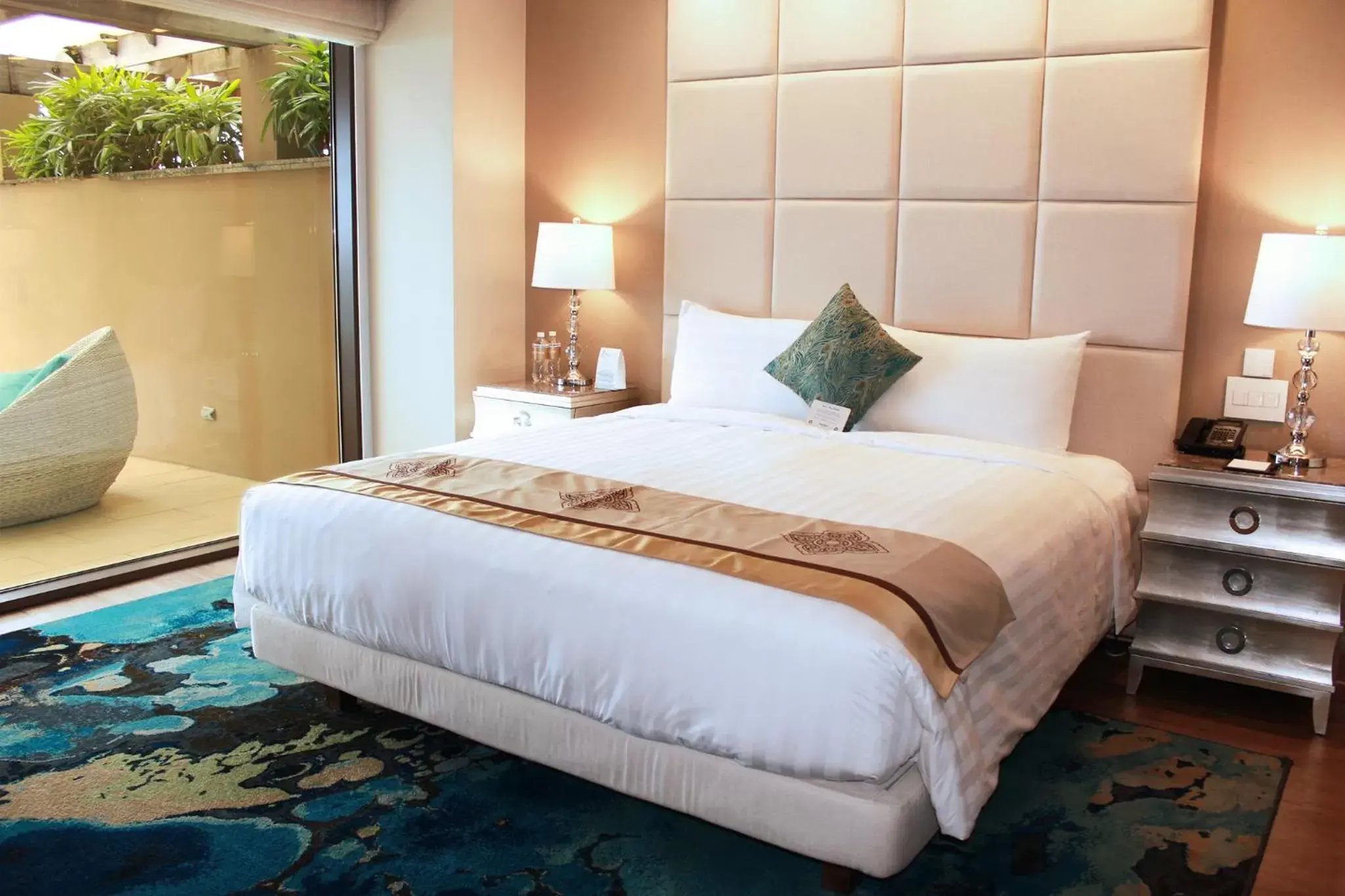 Bedroom, Bed in Dusit Thani Guam Resort