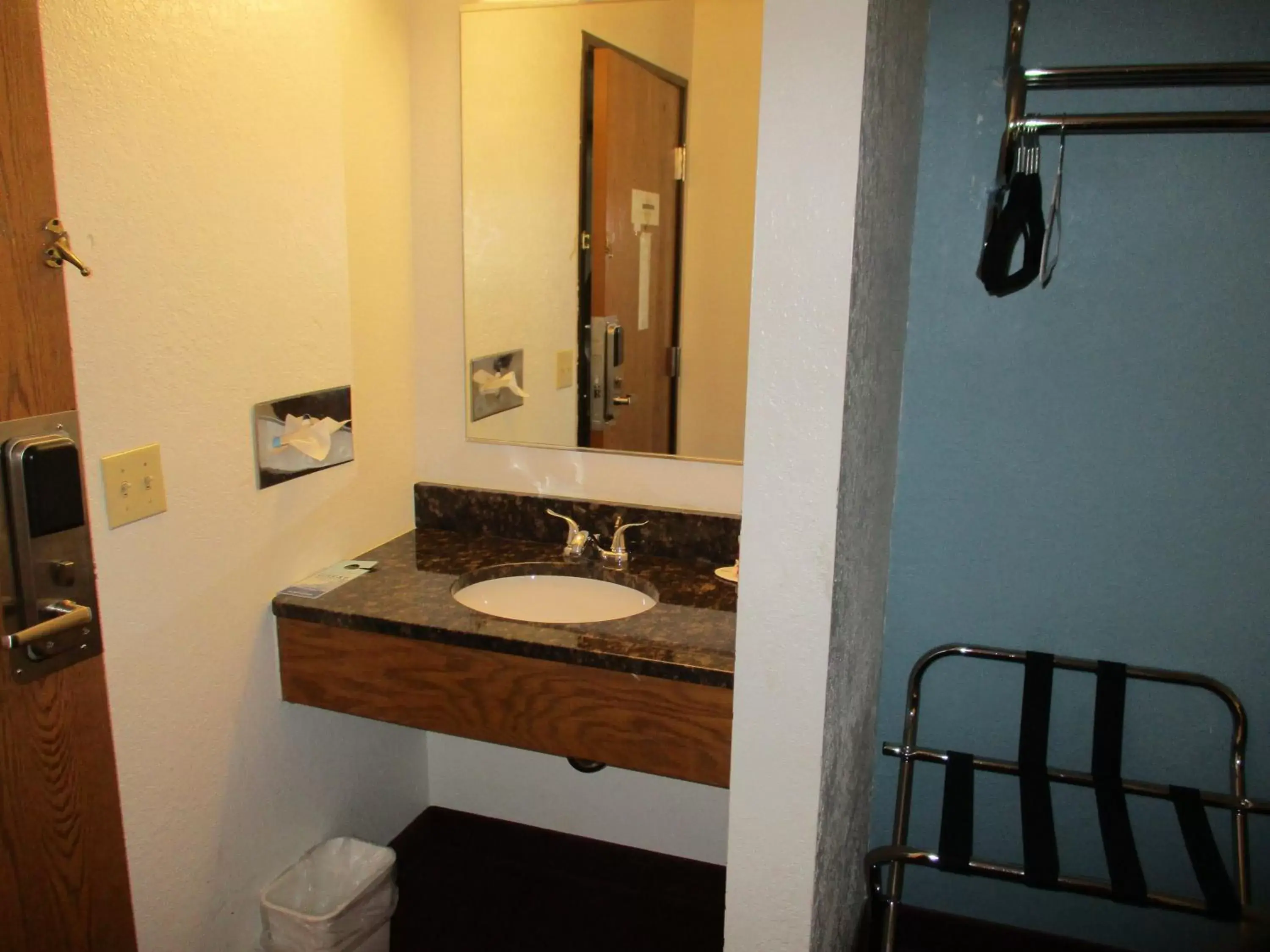 Bathroom in Travelodge by Wyndham Redwood Falls