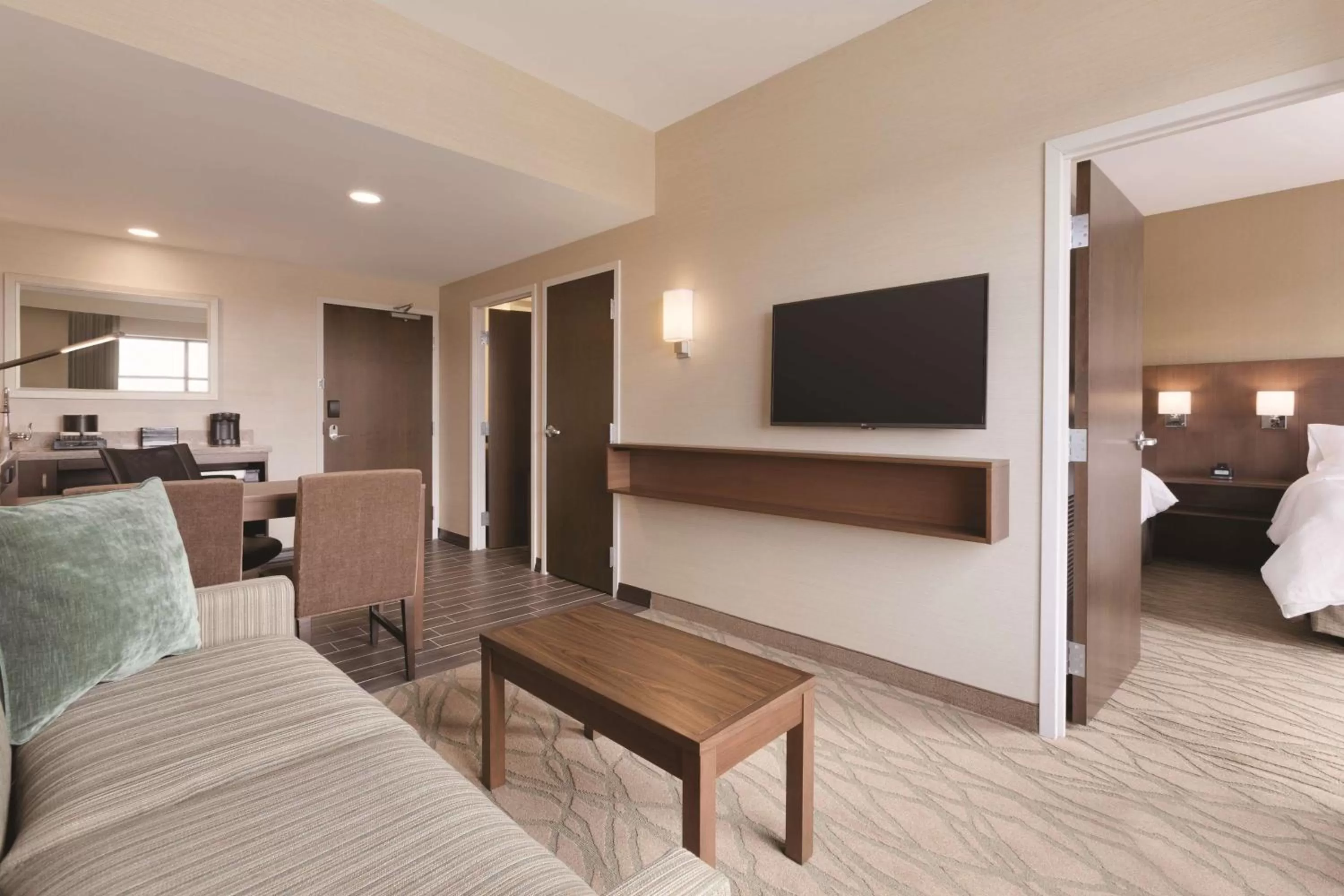 Bed in Embassy Suites by Hilton Akron Canton Airport
