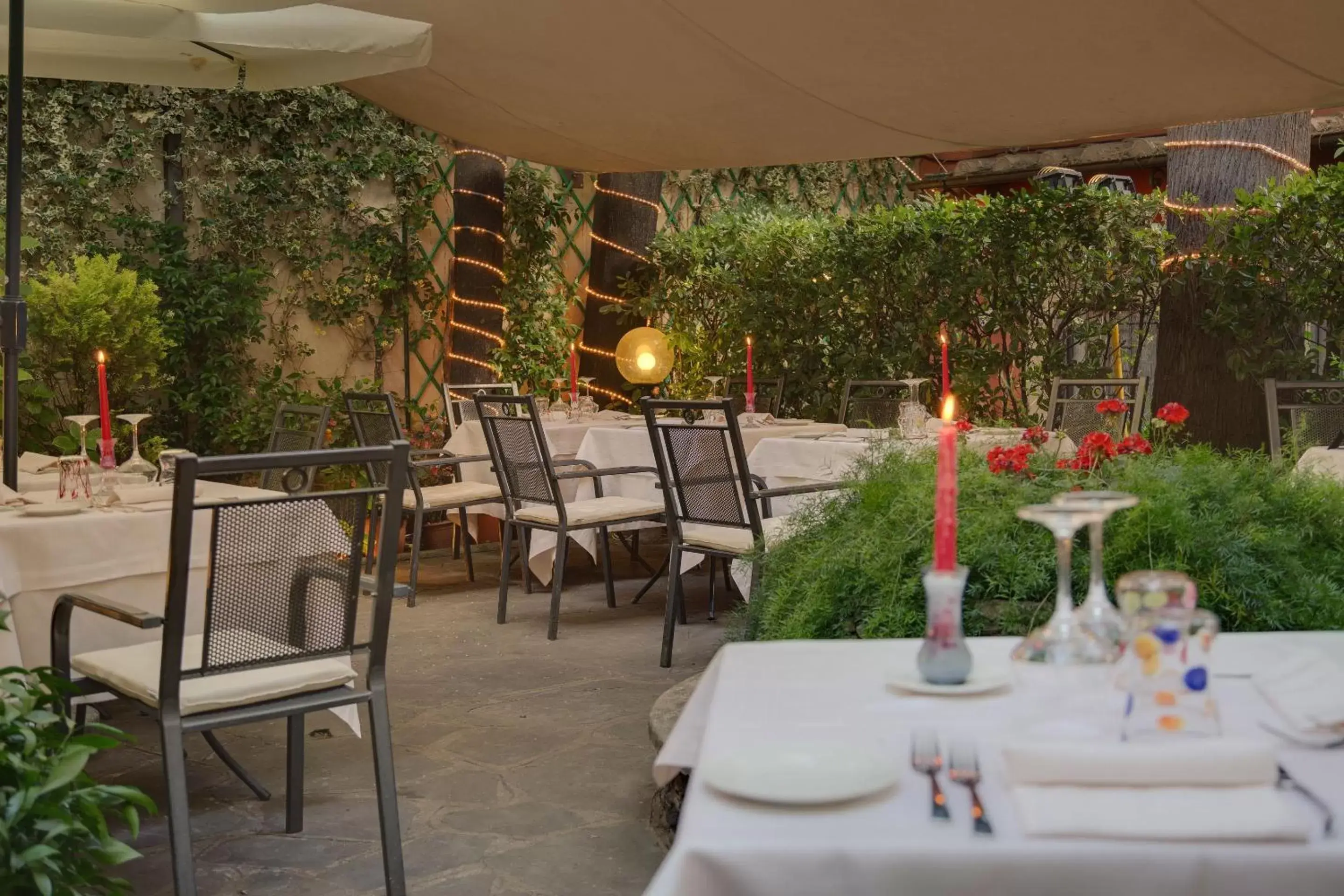 Restaurant/Places to Eat in Rivoli Boutique Hotel