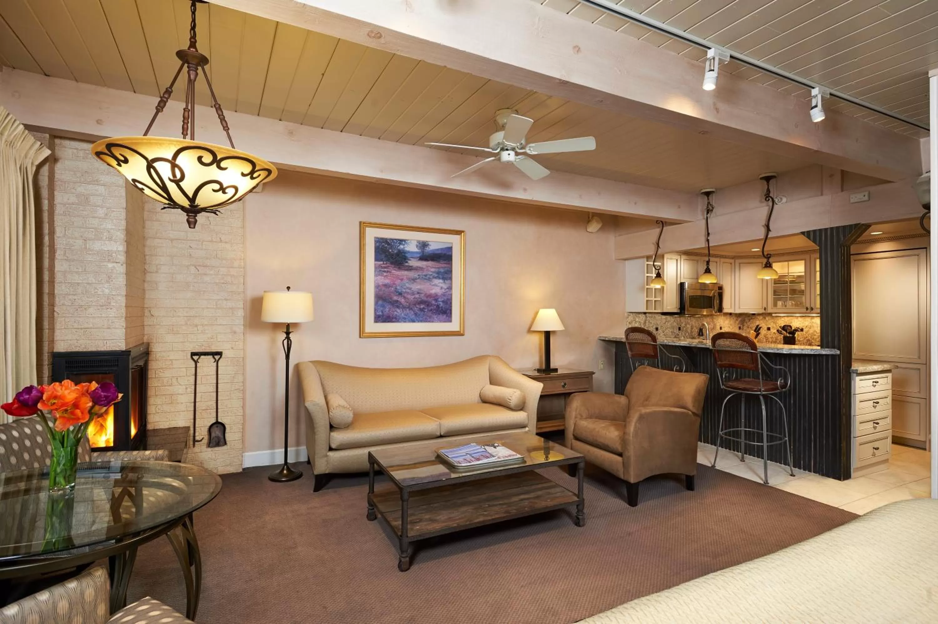 Kitchen or kitchenette in Aspen Square Condominium Hotel