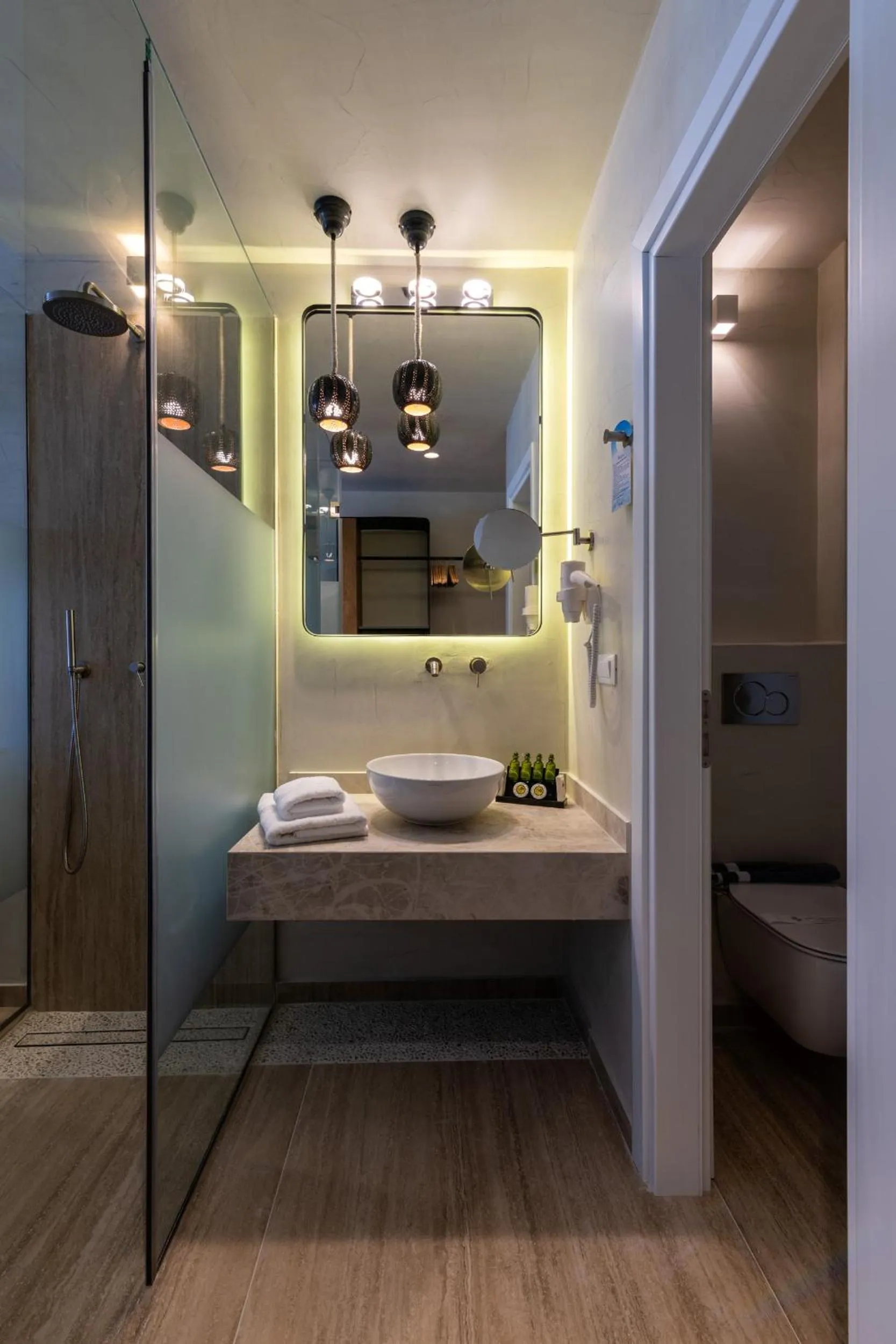 Poseidon Hotel Suites