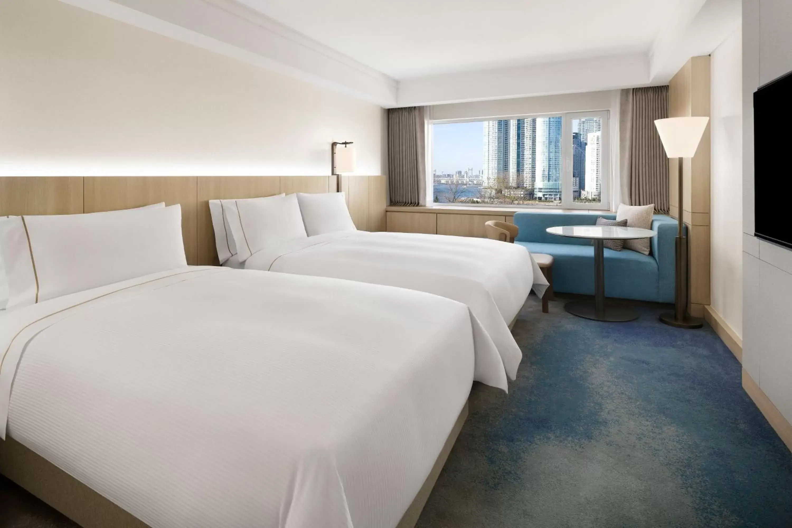 Deluxe Park Family, 1 Queen and 1 Twin, Dongbaek Park view in The Westin Josun Busan Deluxe Park Family, 1 Queen and 1 Twin, Dongbaek Park view in The Westin Josun Busan