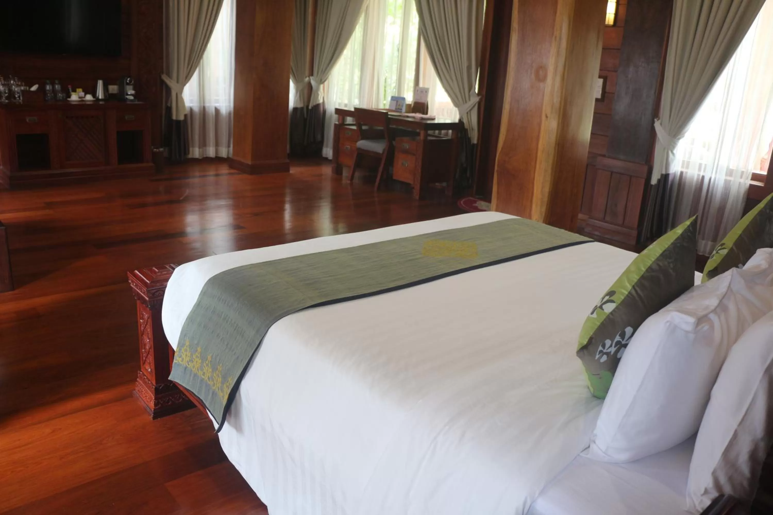 bunk bed, Bed in Try Palace Resort Kep