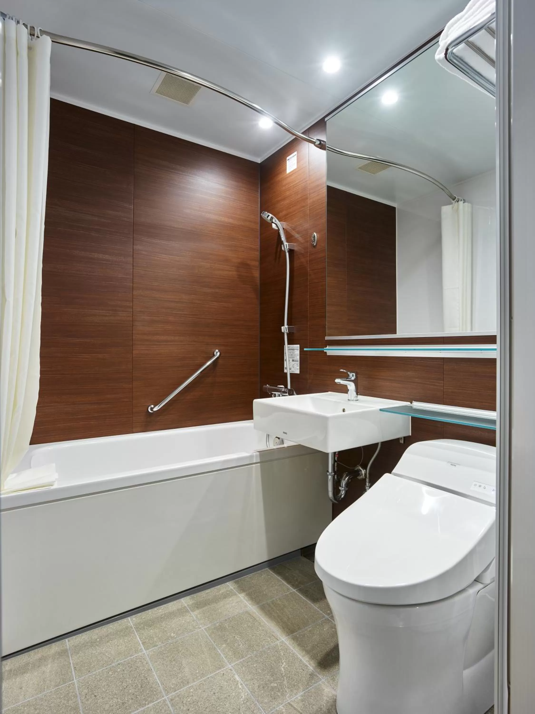 Superior Twin Room with Extra Bed in Mitsui Garden Hotel Ginza-gochome