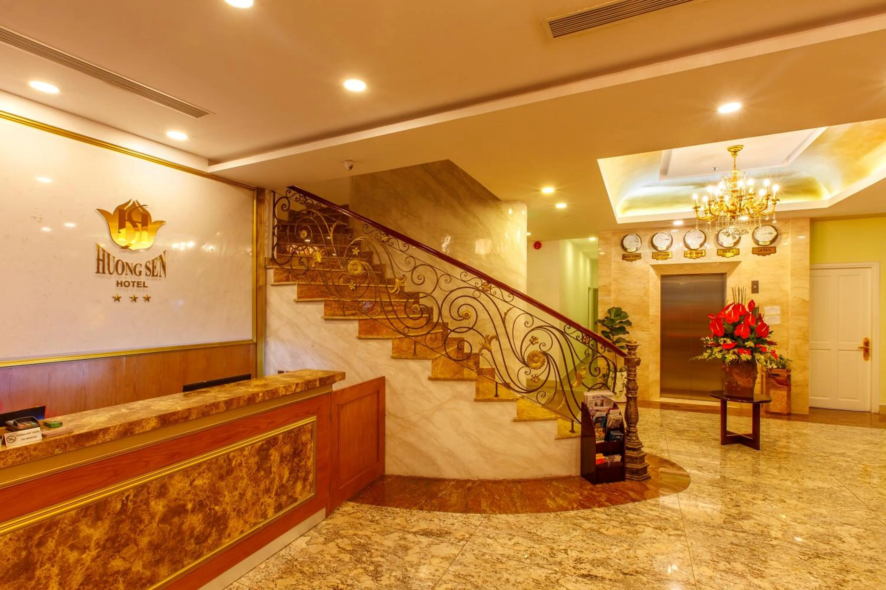 Lobby or reception in Huong Sen Annex Hotel