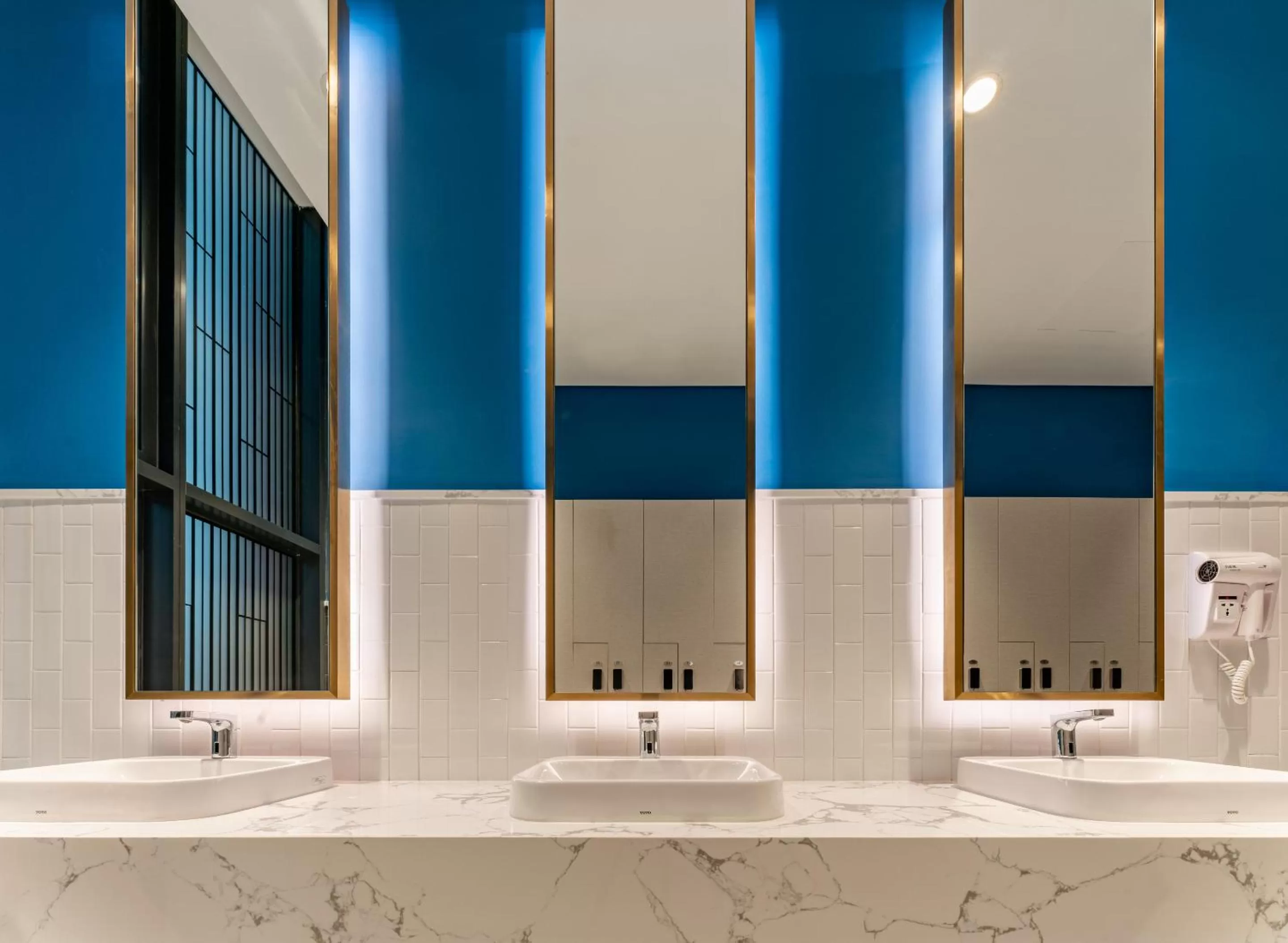 microwave in Mövenpick Living West Hanoi