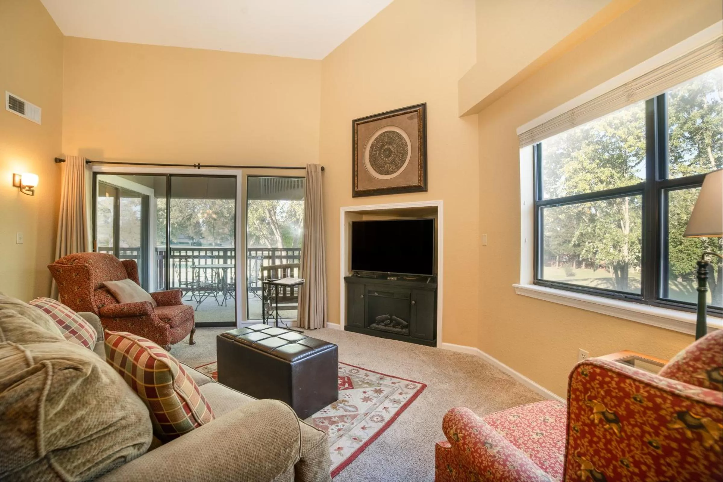 TV and multimedia in Pointe Royale Golf Resort