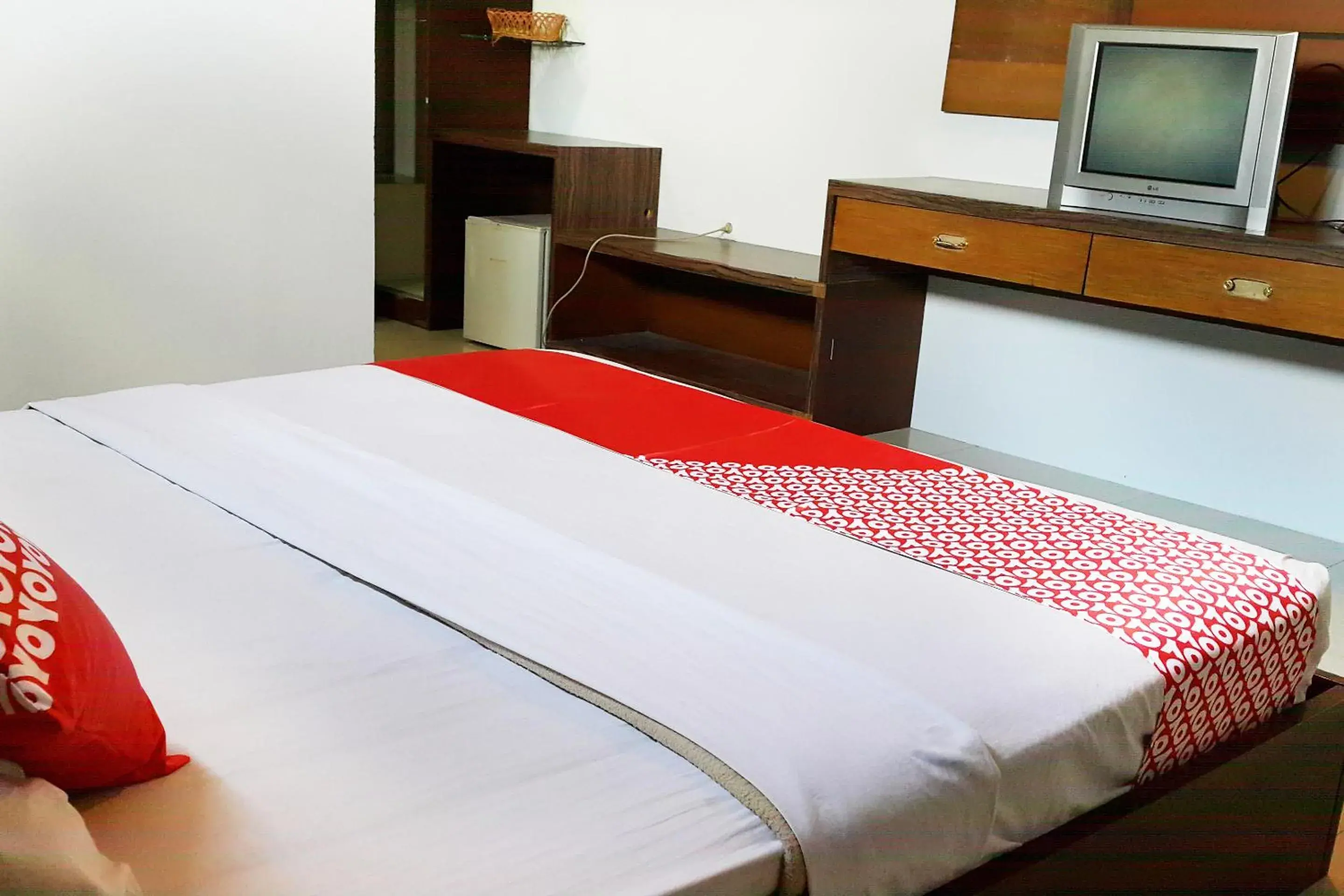 Deluxe Double Room in OYO 1088 Hotel Mega Sentosa Deluxe Double Room in OYO 1088 Hotel Mega Sentosa