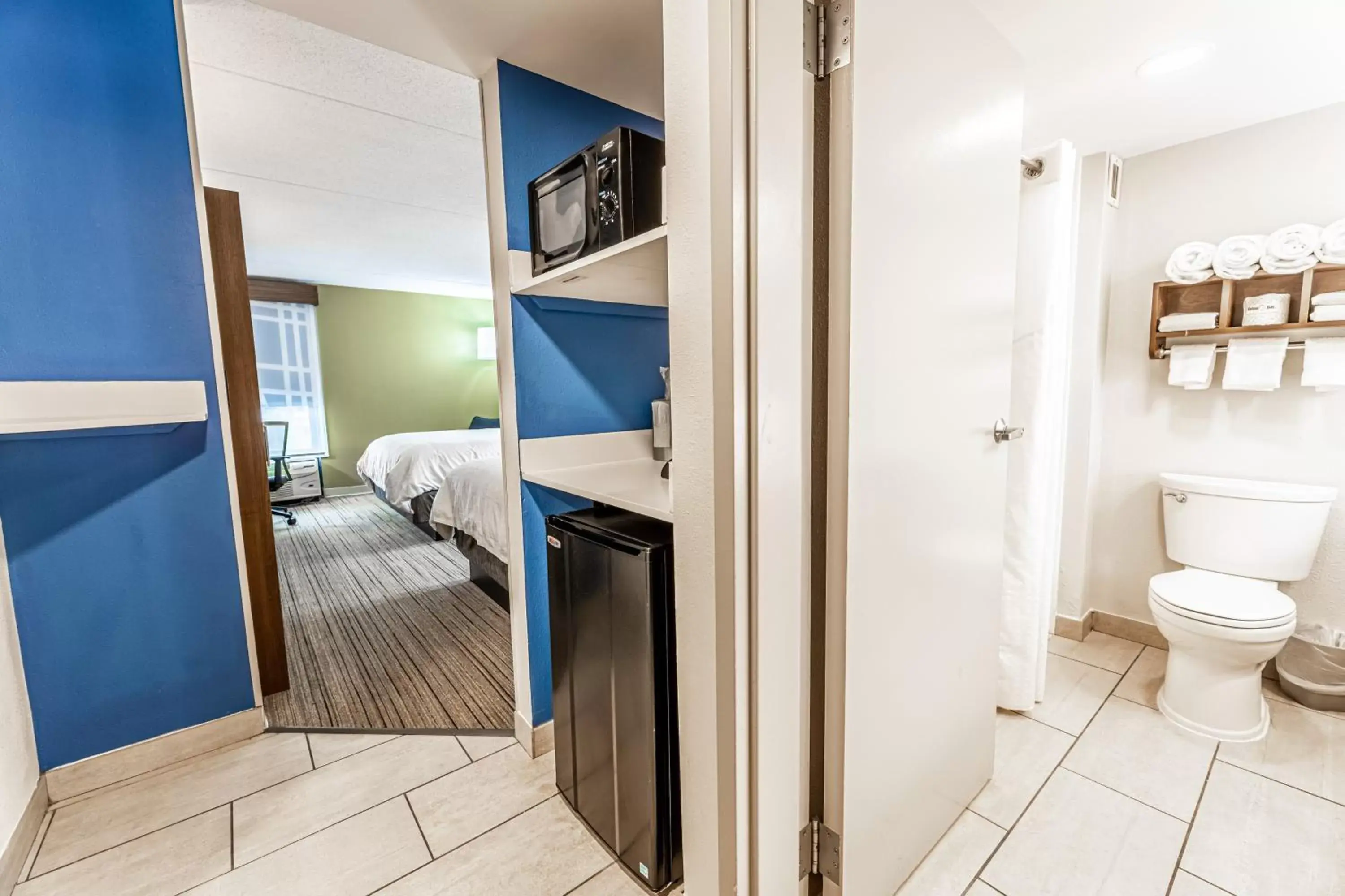 Photo of the whole room, Bathroom in Holiday Inn Express Indianapolis South, an IHG Hotel