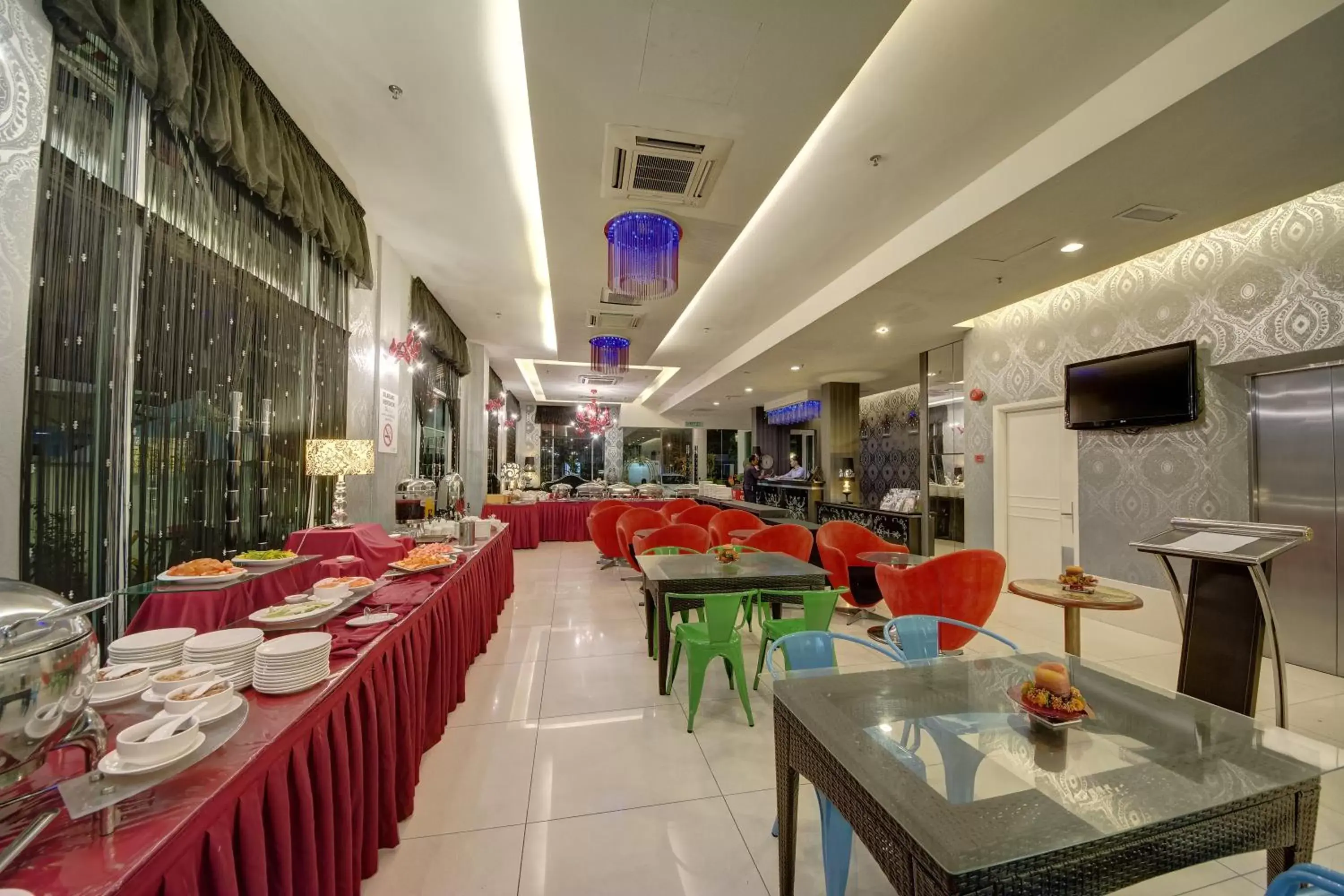 Food, Restaurant/Places to Eat in Arenaa Deluxe Hotel