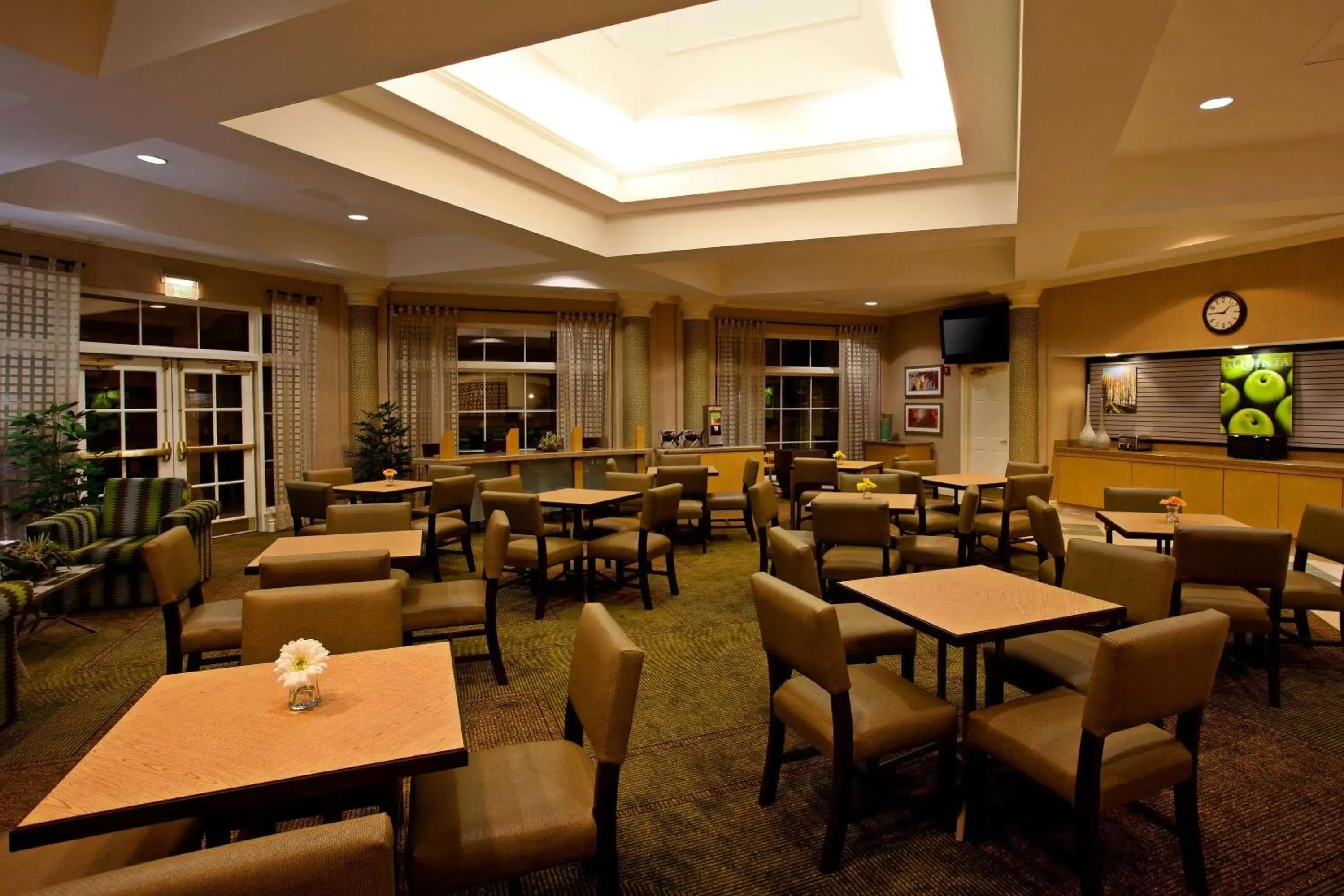 Lobby or reception, Restaurant/Places to Eat in La Quinta by Wyndham Greensboro NC