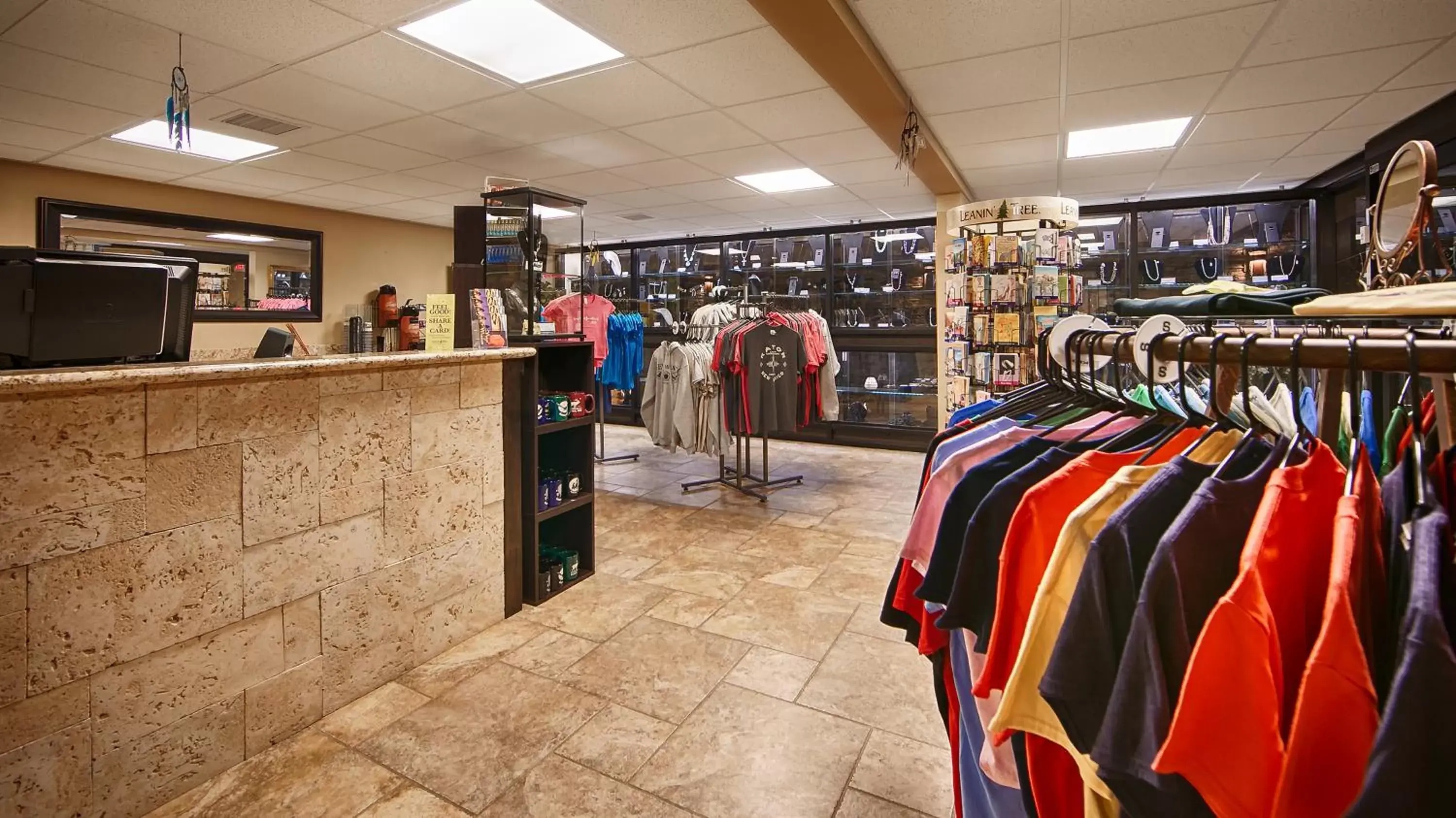 On-site shops in Best Western Plus Raton Hotel