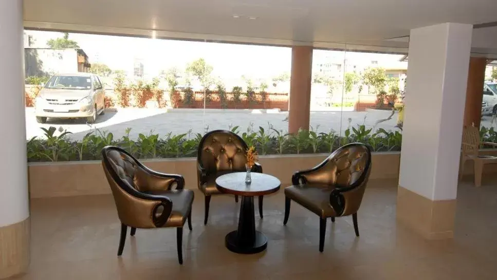 Restaurant/places to eat in Sai Palace Budget Hotel Restaurant/places to eat in Sai Palace Budget Hotel