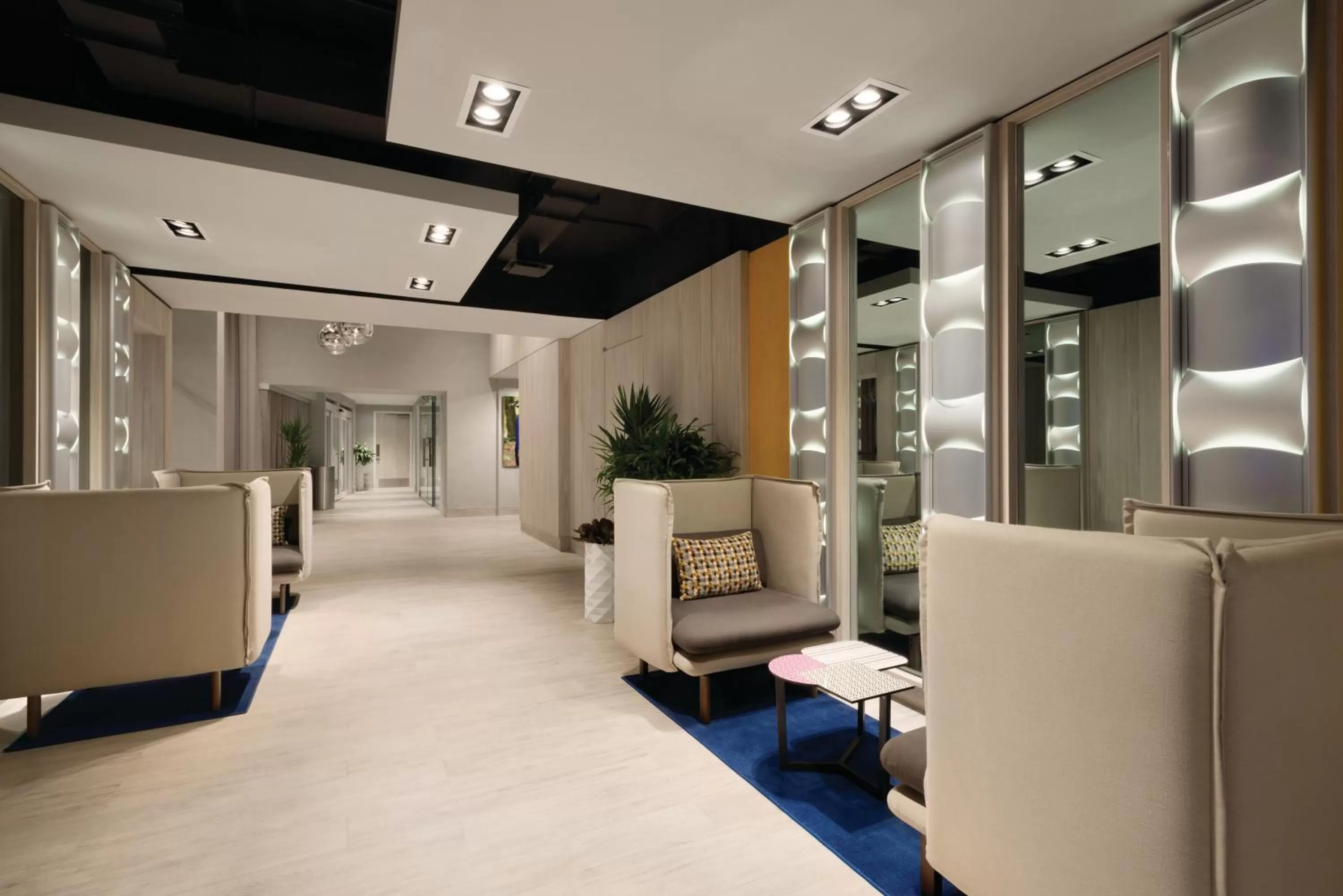 Lobby or reception in TRYP by Wyndham Isla Verde