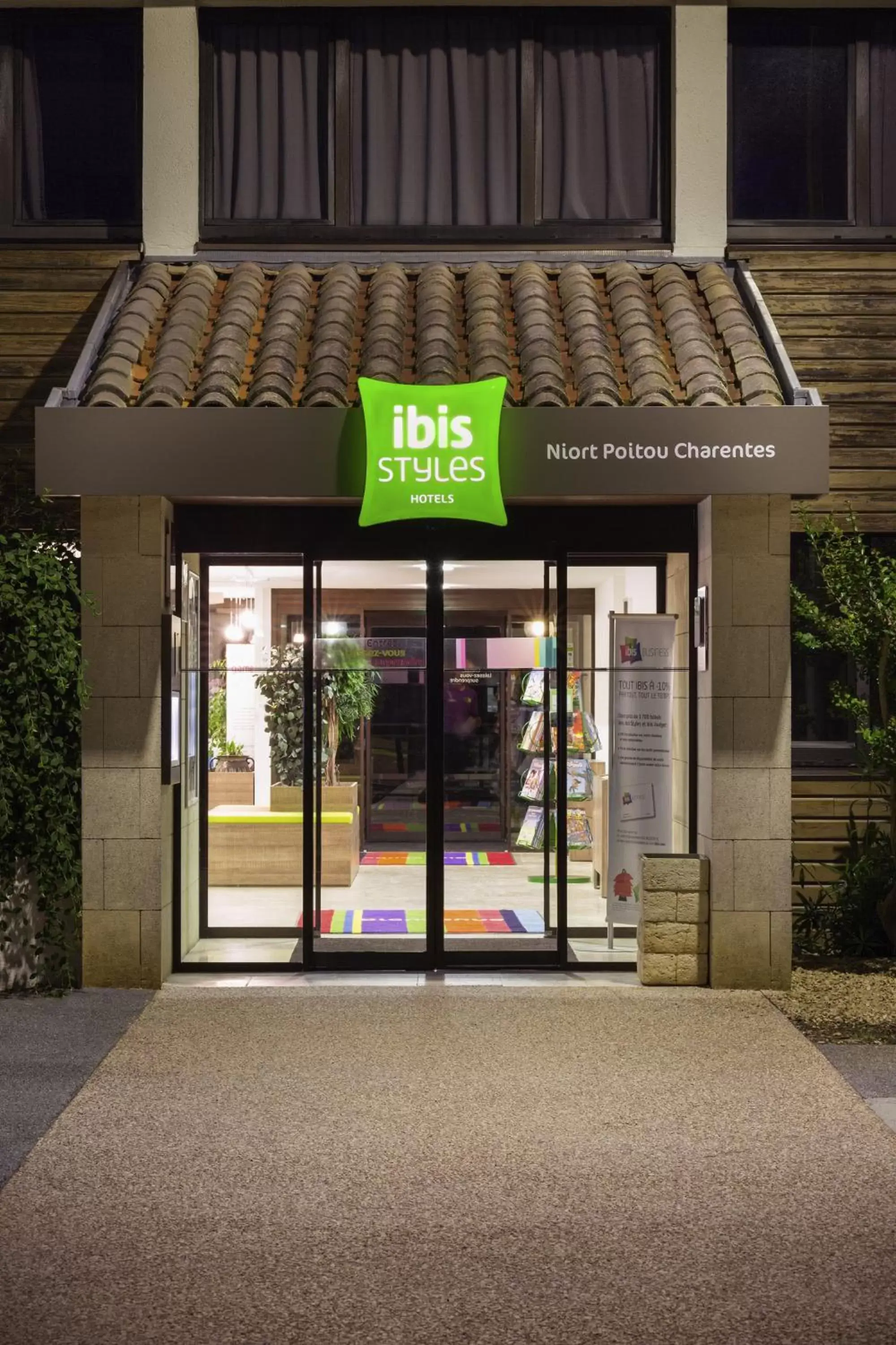 Facade/entrance in ibis Styles Niort Poitou Charentes