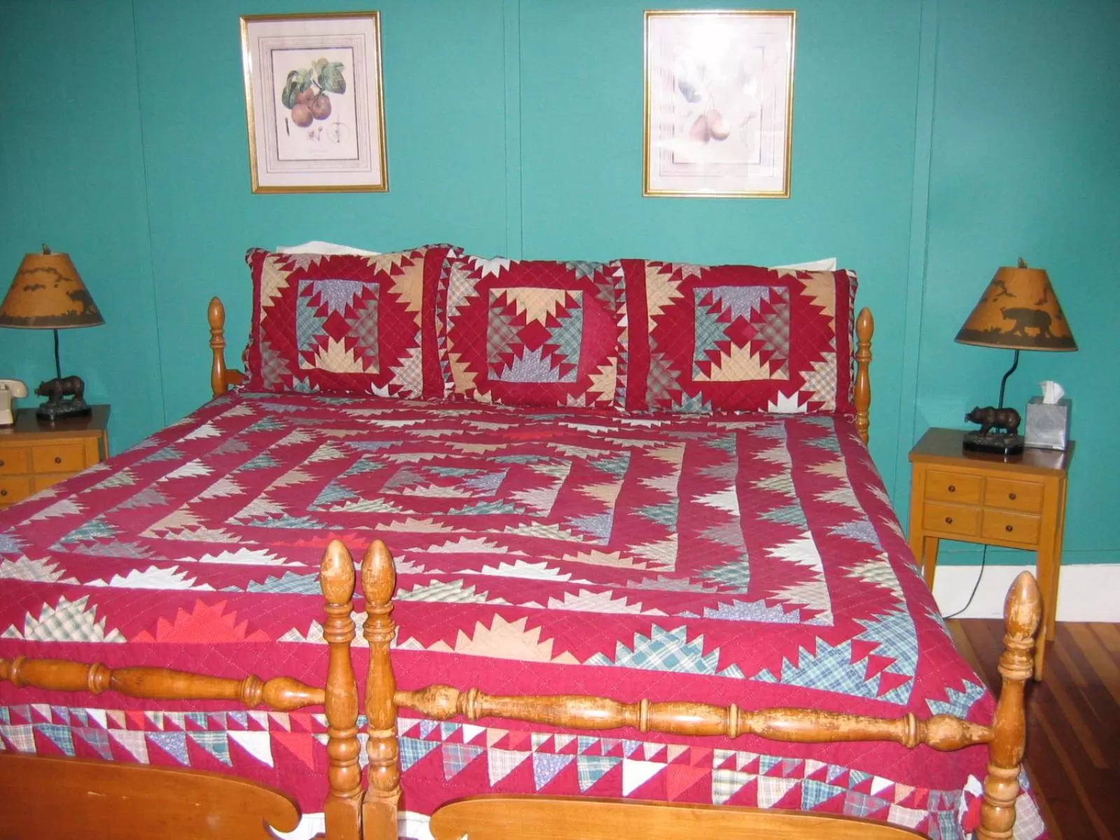 Bed in Trails End Inn