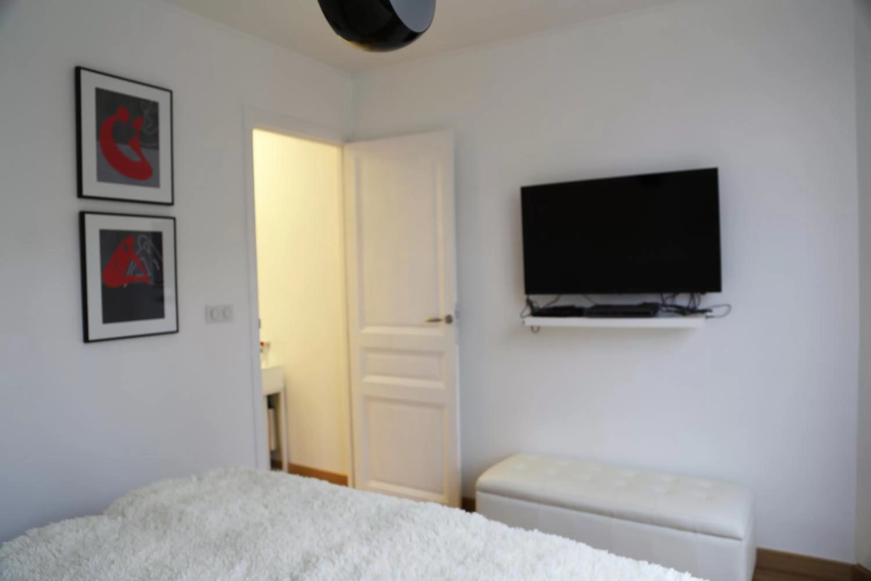 TV and multimedia, Bed in Les Suites de Vanves - Parc des expositions Porte de Versailles