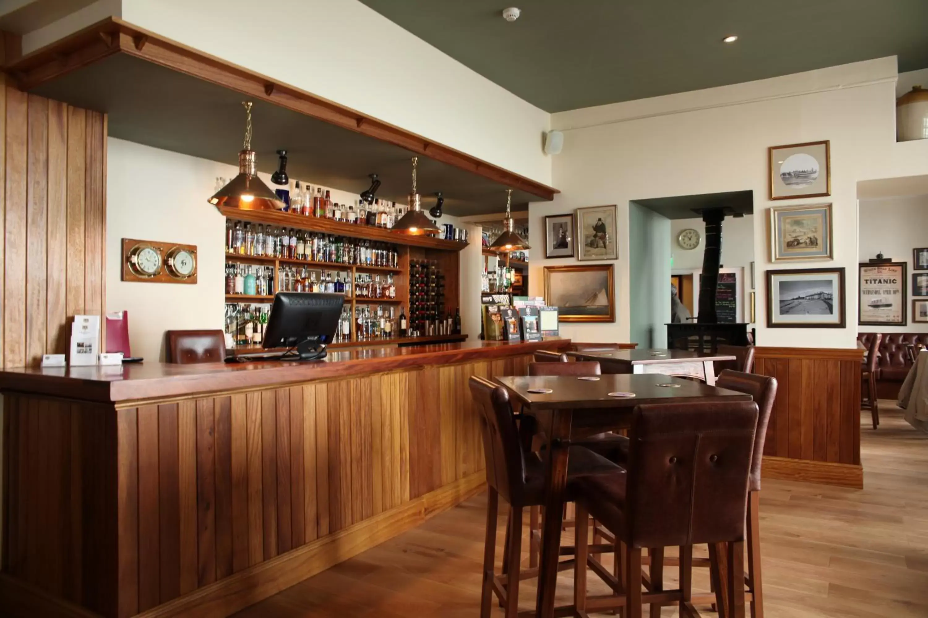 Lounge or bar, Lounge/Bar in The Glengower