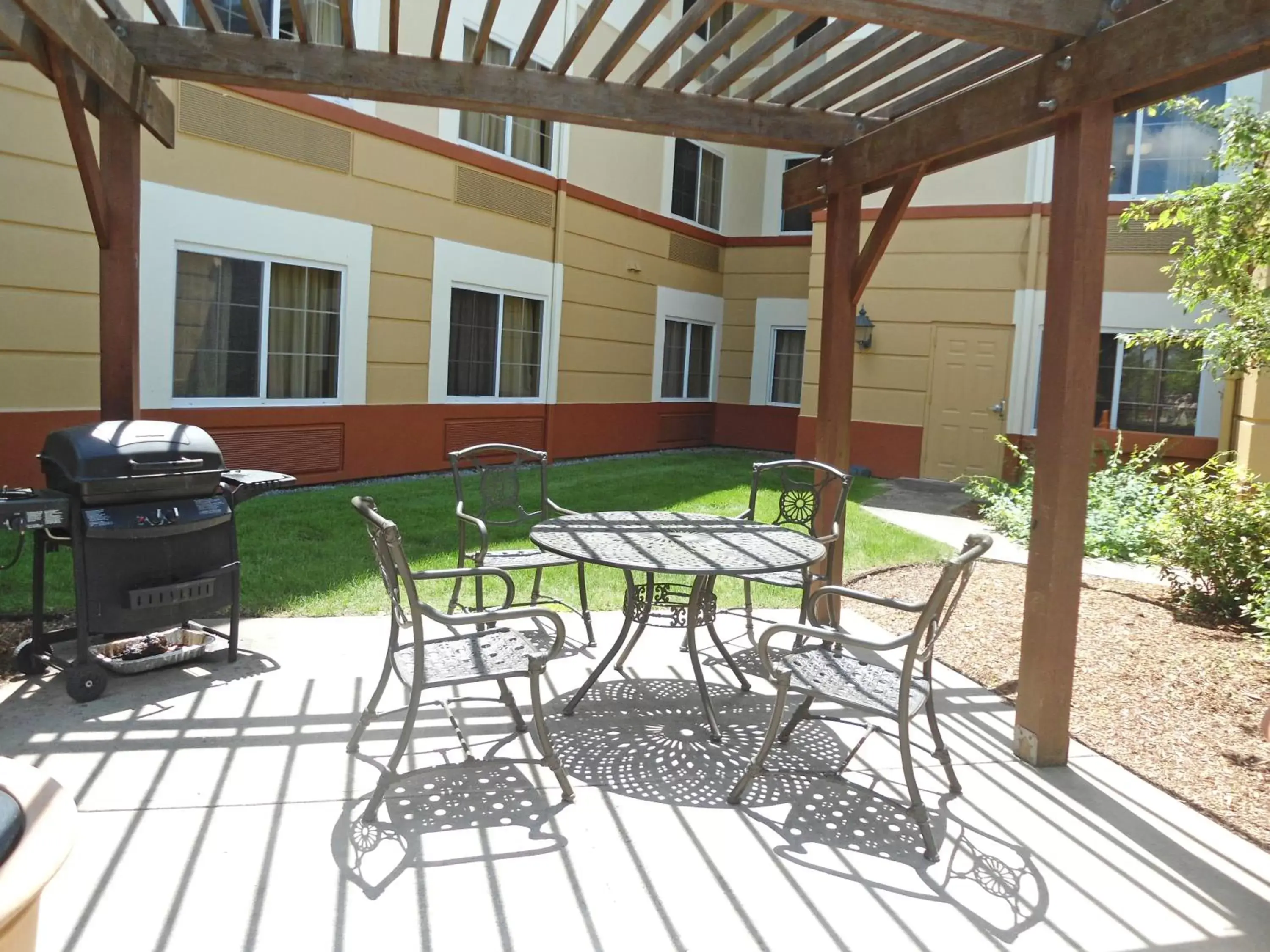BBQ facilities in Extended Stay America Suites - Boston - Westborough - Computer Dr