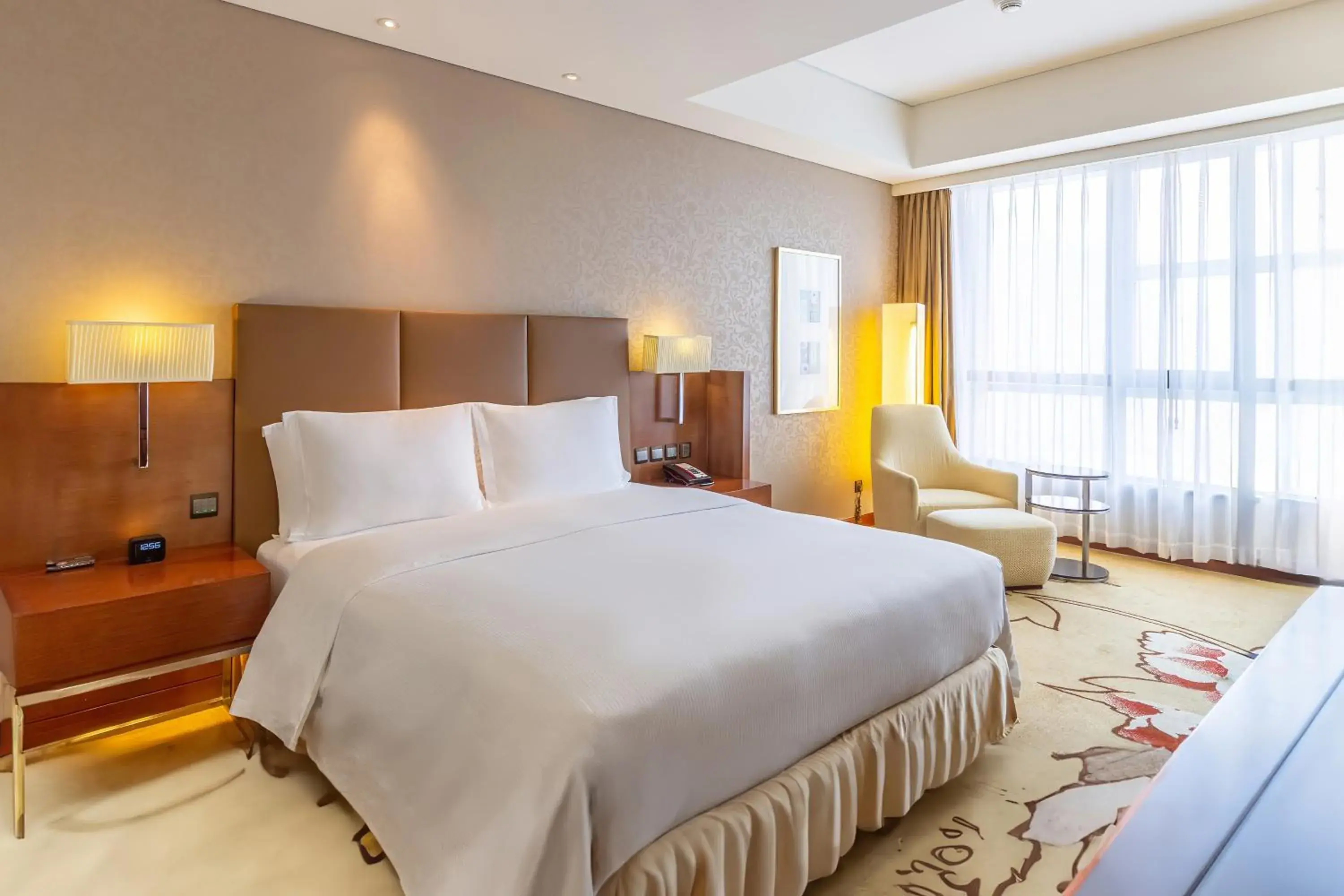 Bedroom, Bed in DoubleTree By Hilton Shenyang Hotel