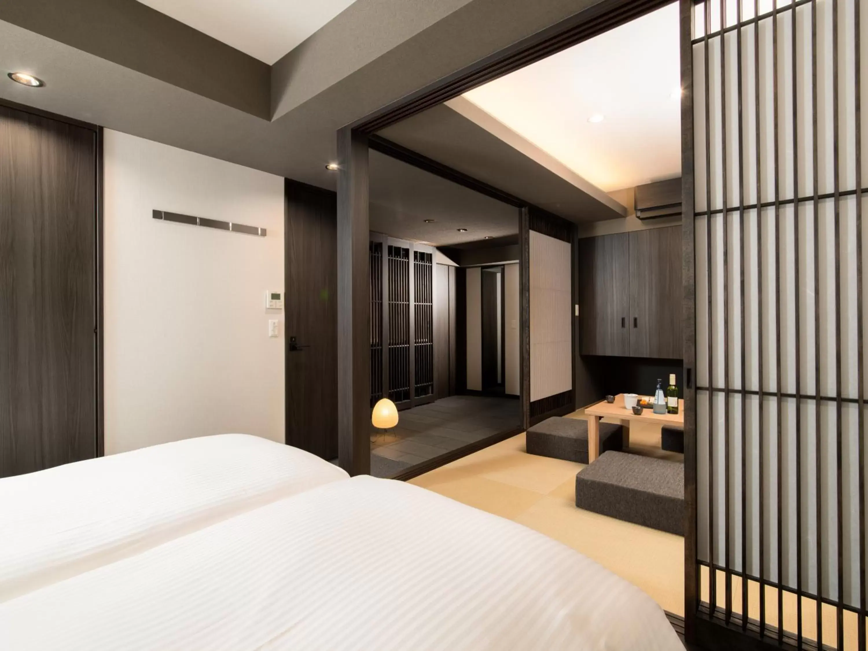 One-Bedroom Japanese Apartment For 5 in MIMARU KYOTO NISHINOTOIN TAKATSUJI