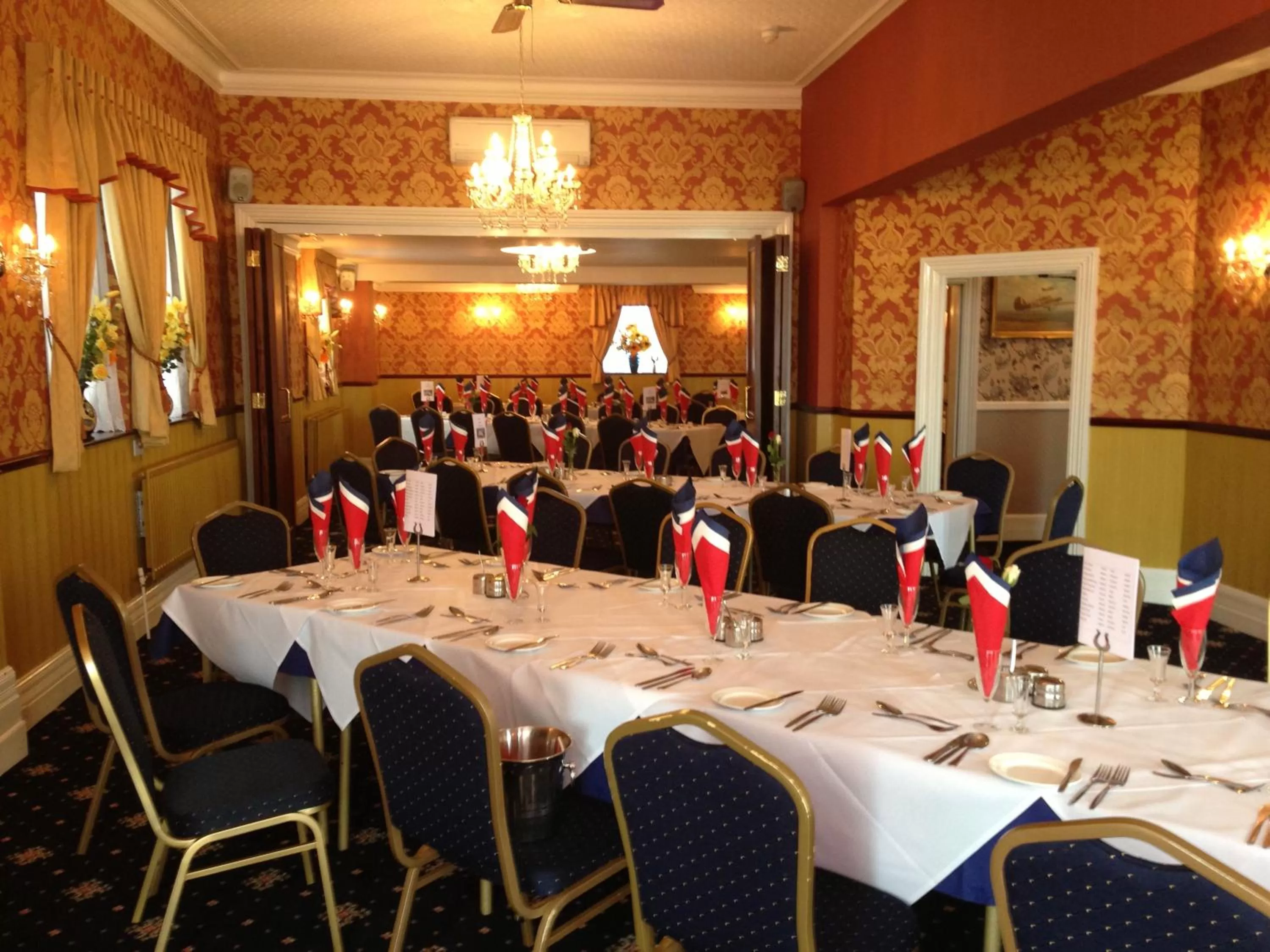 Restaurant/places to eat in Furzedown Hotel