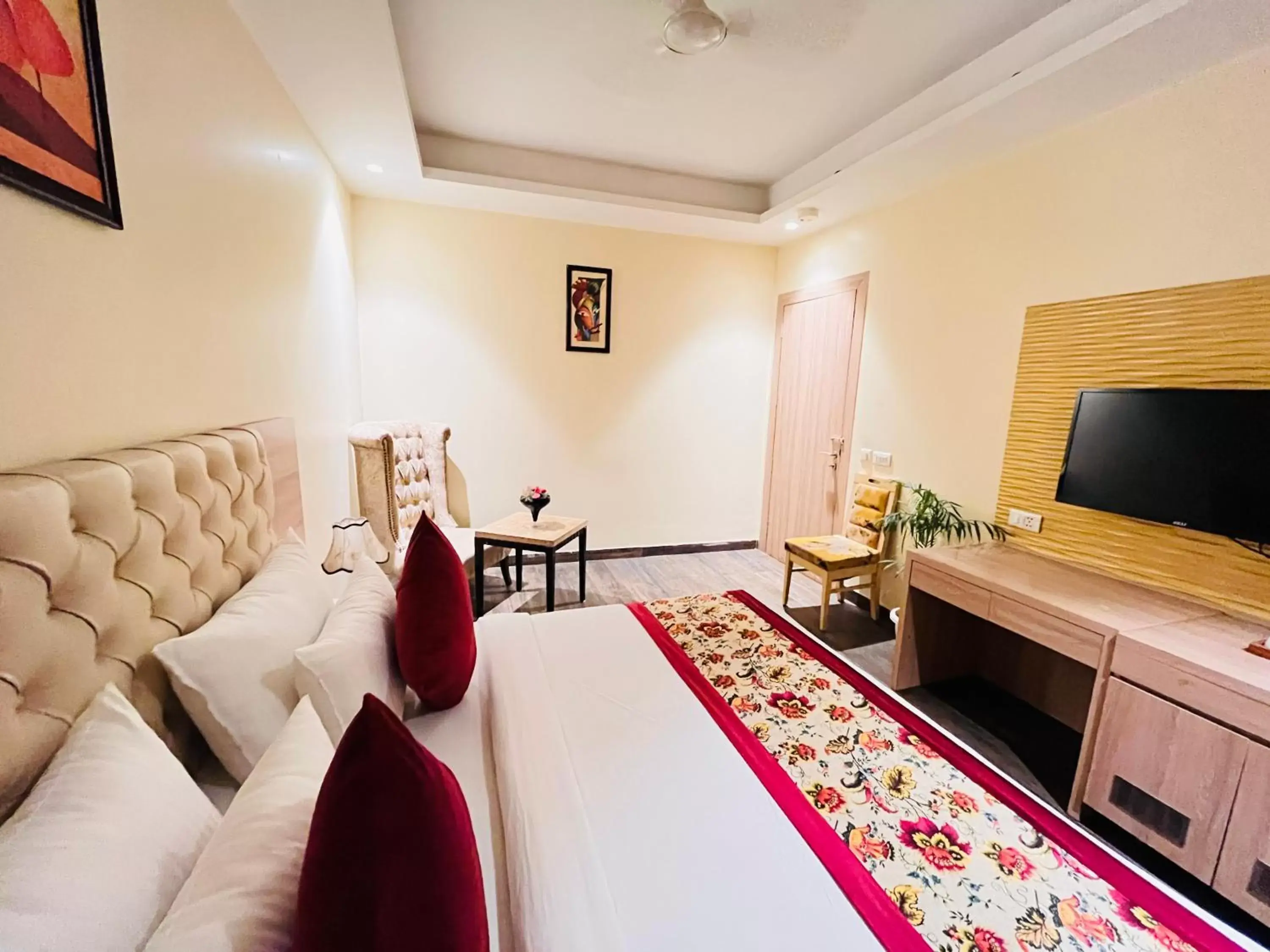 Bed in Hotel Banz - Near Delhi International Airport