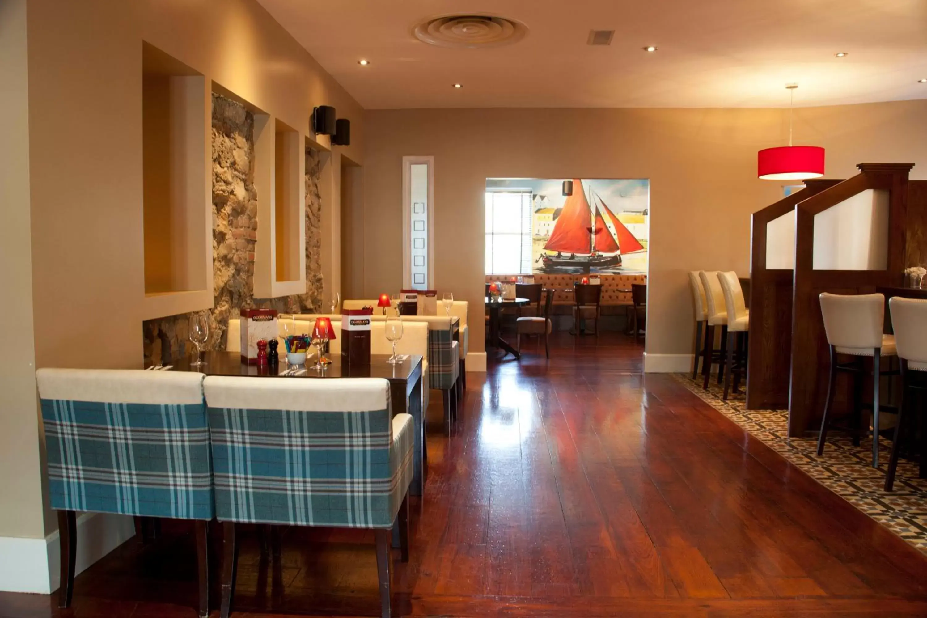 Lounge or bar, Restaurant/Places to Eat in Clybaun Hotel