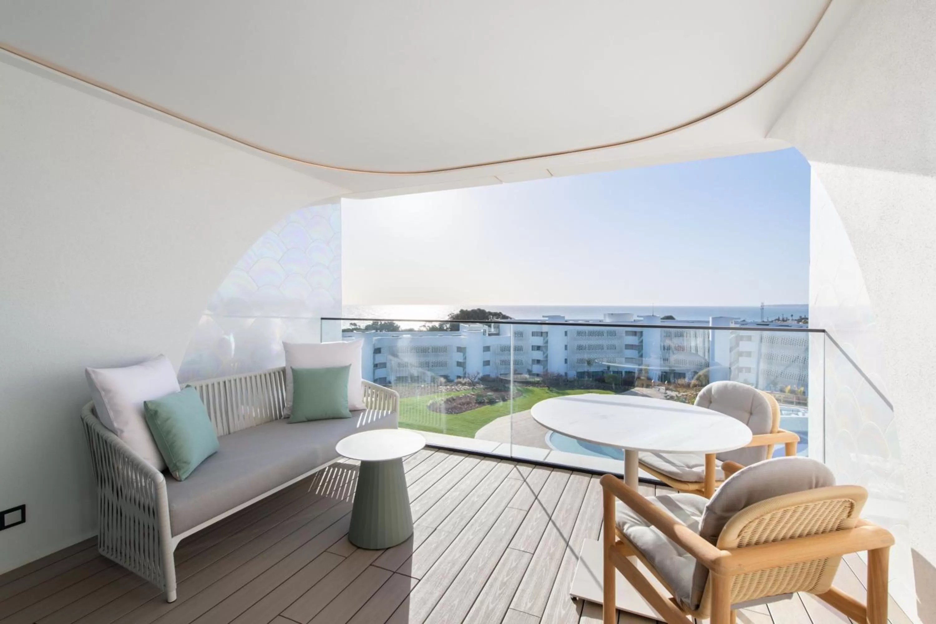 Photo of the whole room in W Algarve