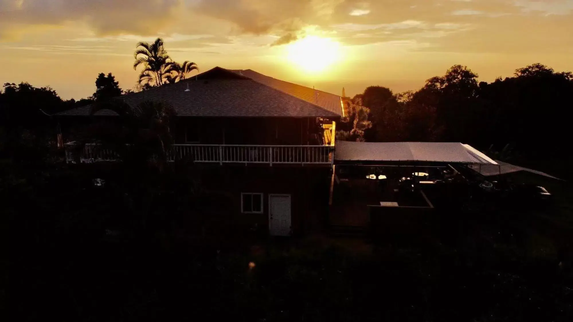 Property building, Sunrise/Sunset in Coffee Garden