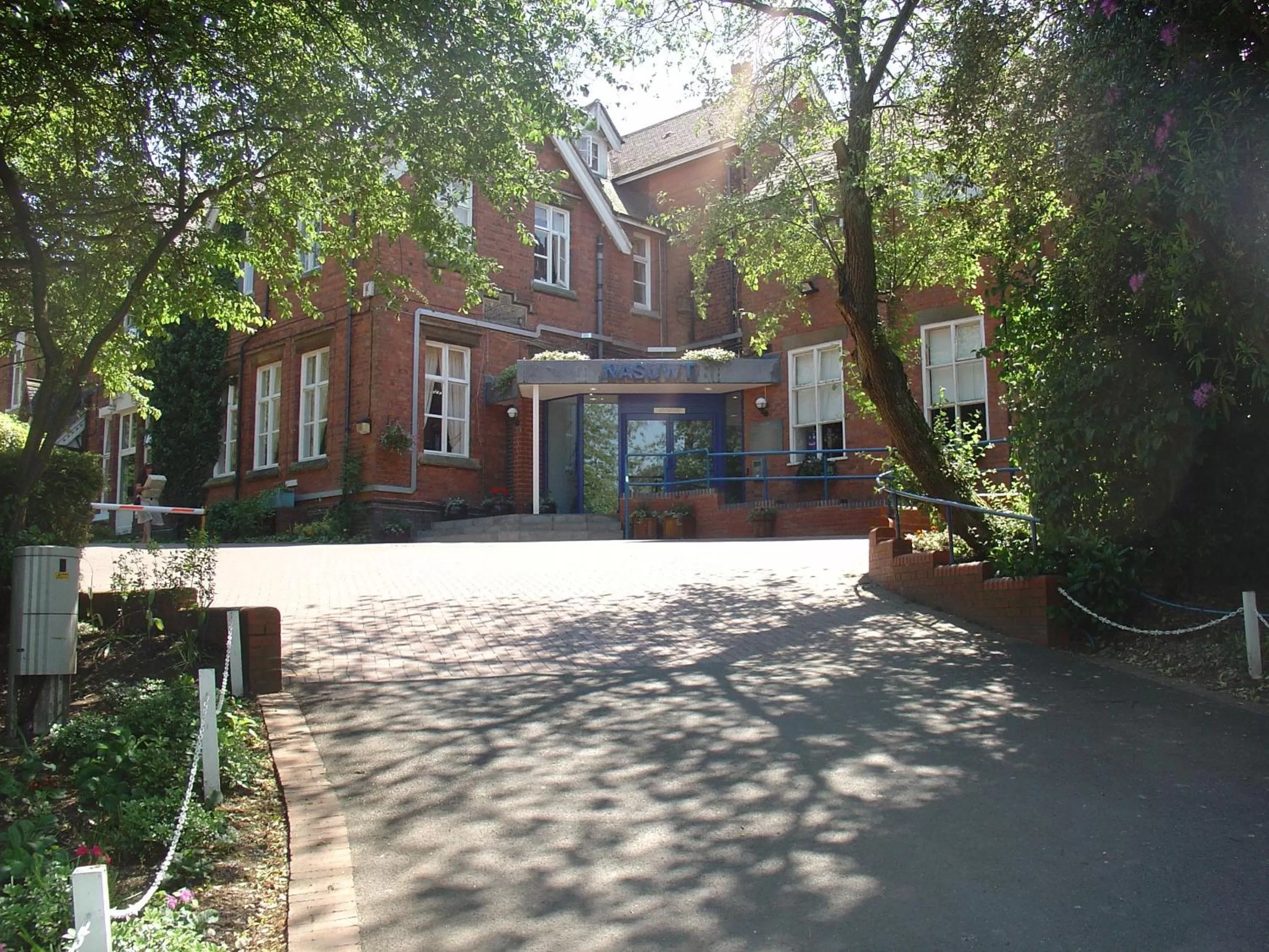 Facade/entrance in Hillscourt