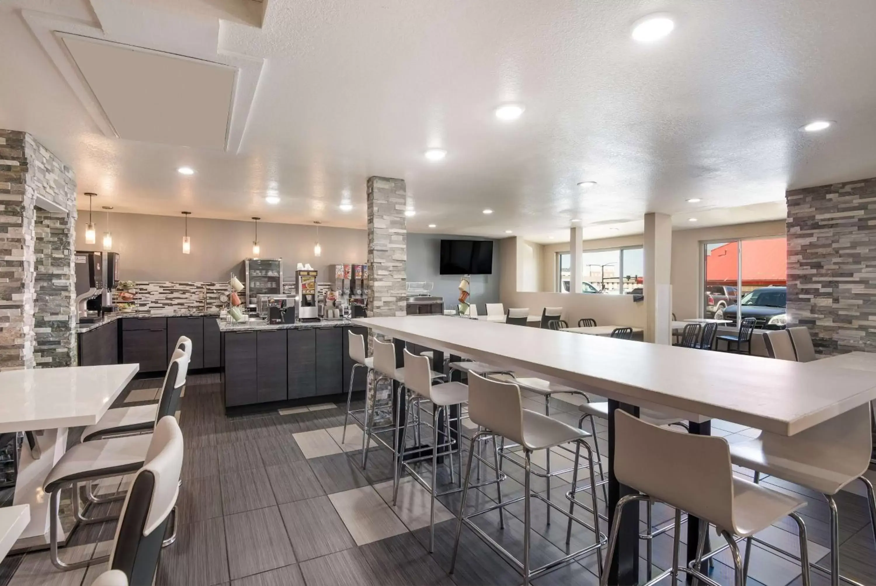 Restaurant/places to eat in SureStay Plus Hotel by Best Western Coralville Iowa City Restaurant/places to eat in SureStay Plus Hotel by Best Western Coralville Iowa City