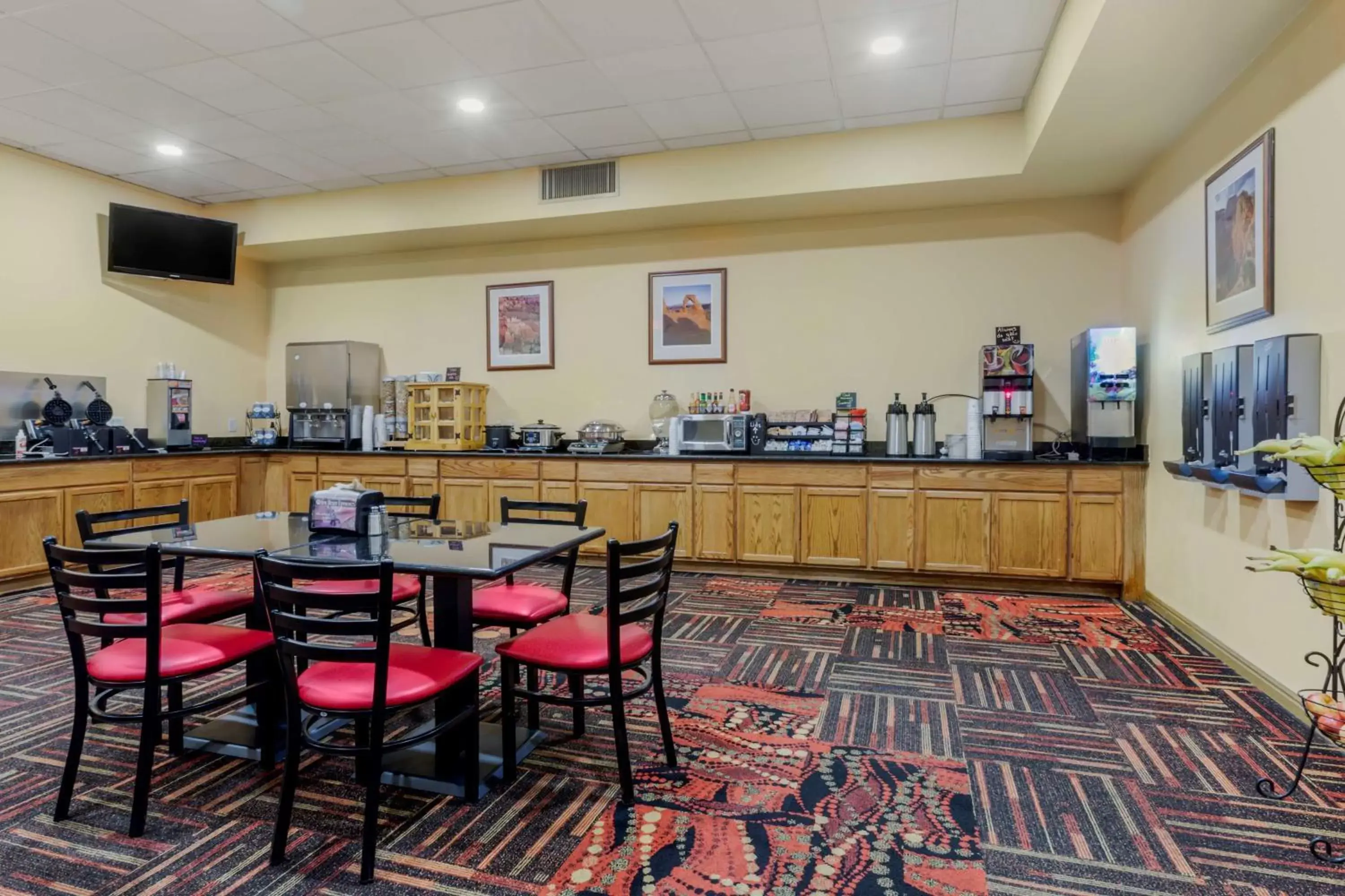 Breakfast, Restaurant/Places to Eat in Best Western Red Hills