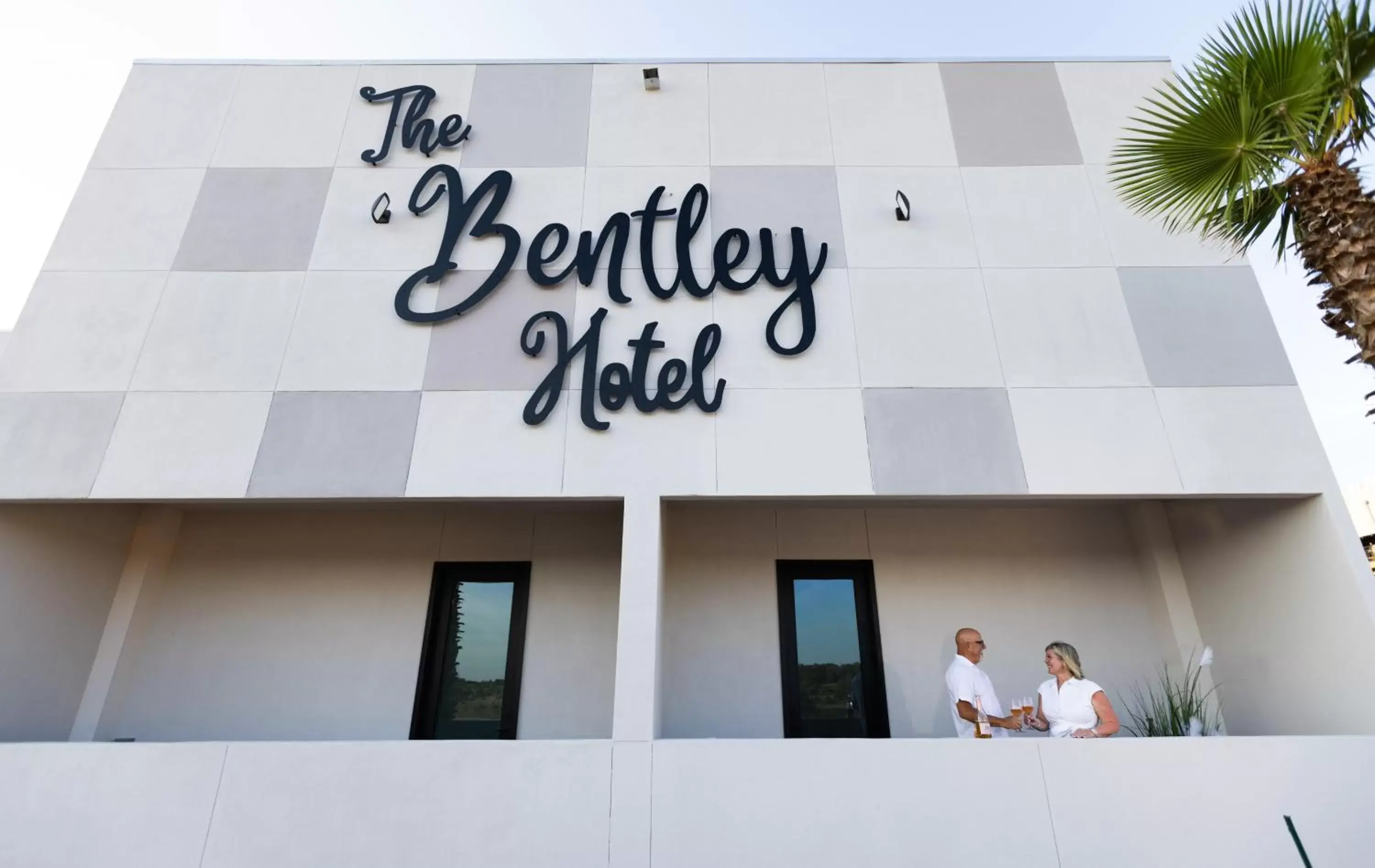 Balcony/Terrace in The Bentley Hotel on 290