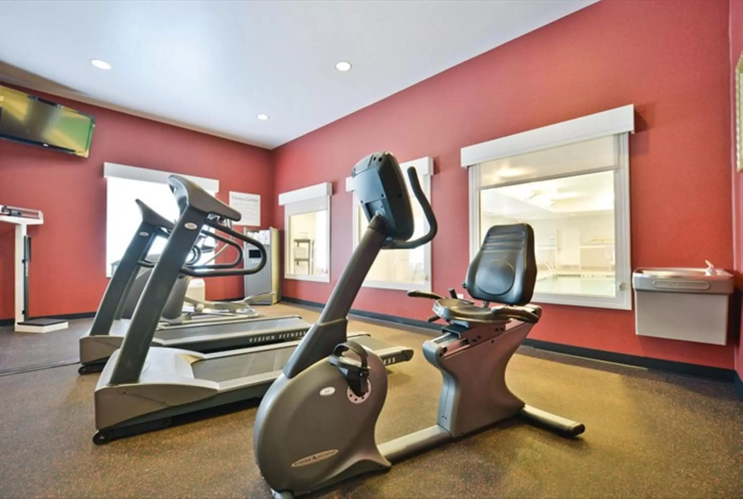 Fitness centre/facilities, Fitness Center/Facilities in Holiday Inn Express & Suites Utica, an IHG Hotel