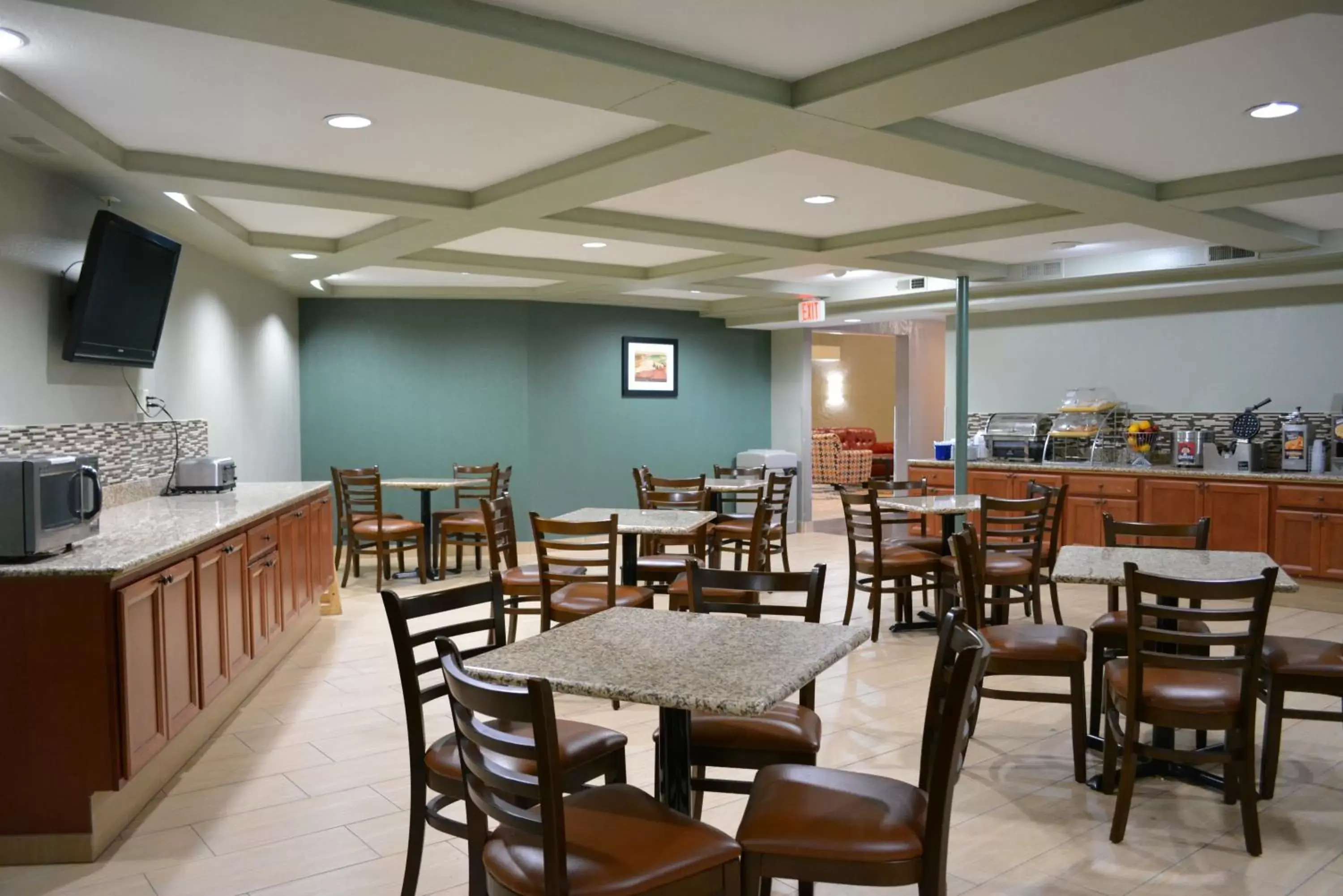 Continental breakfast, Restaurant/Places to Eat in Days Inn by Wyndham West Des Moines
