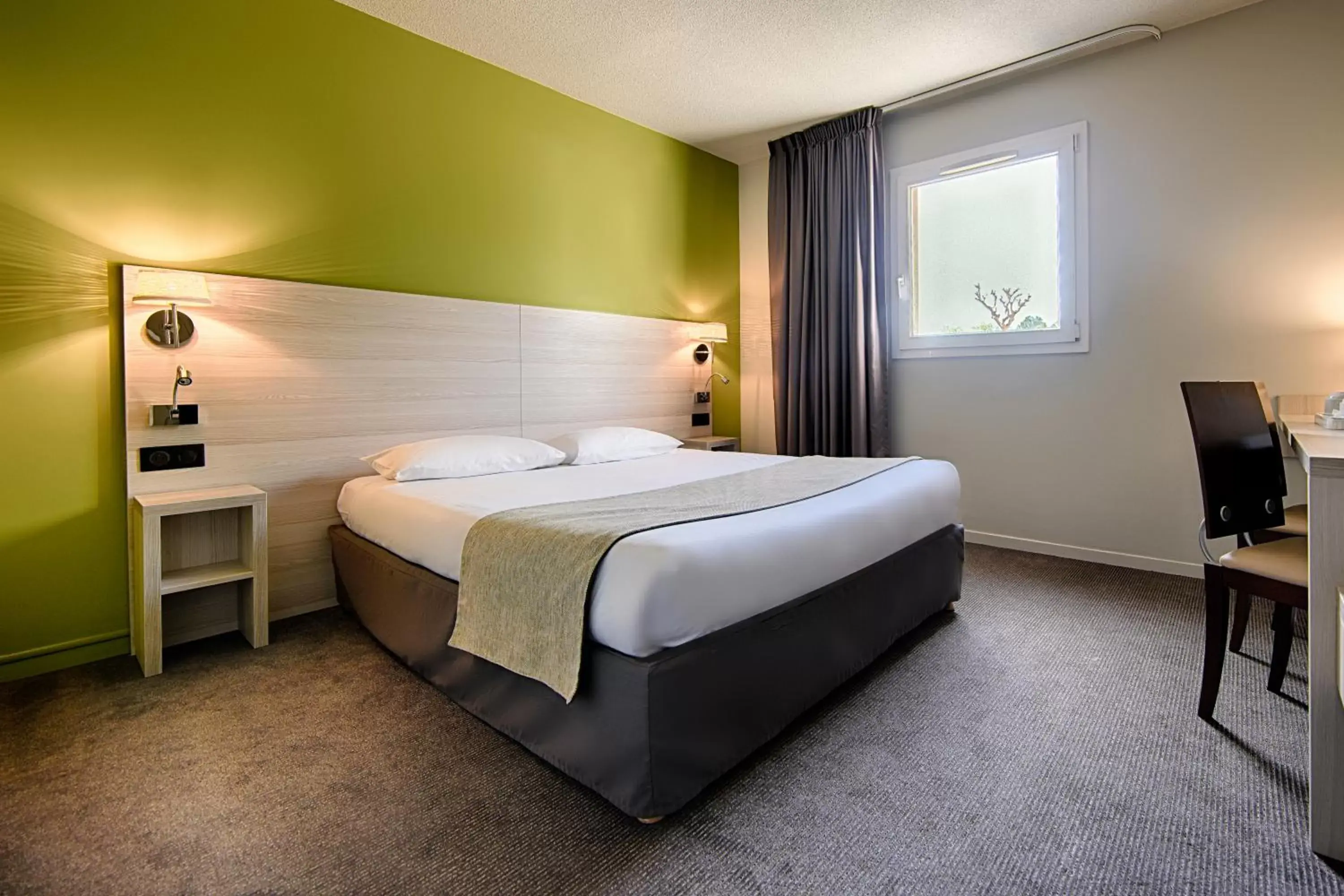 Bedroom, Bed in The Originals City, Hôtel Les Bruyères, Dax Nord (Inter-Hotel)