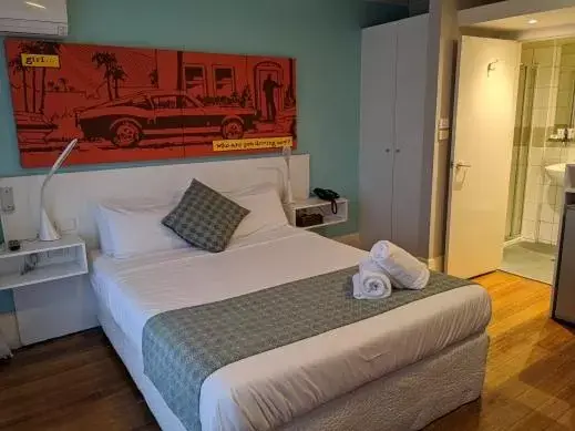 Bed in Tolarno Hotel