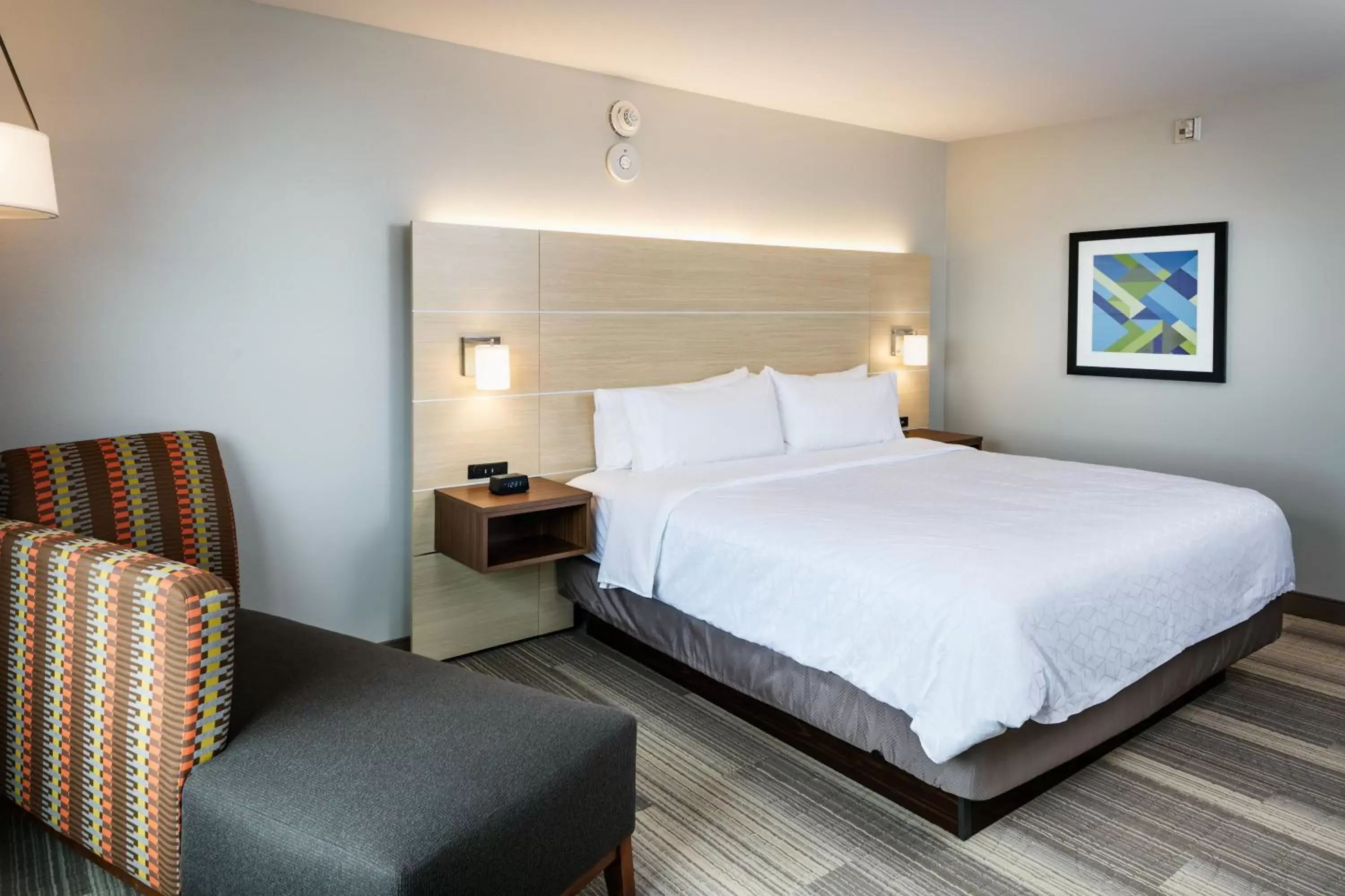 Photo of the whole room, Bed in Holiday Inn Express & Suites - Bend South, an IHG Hotel